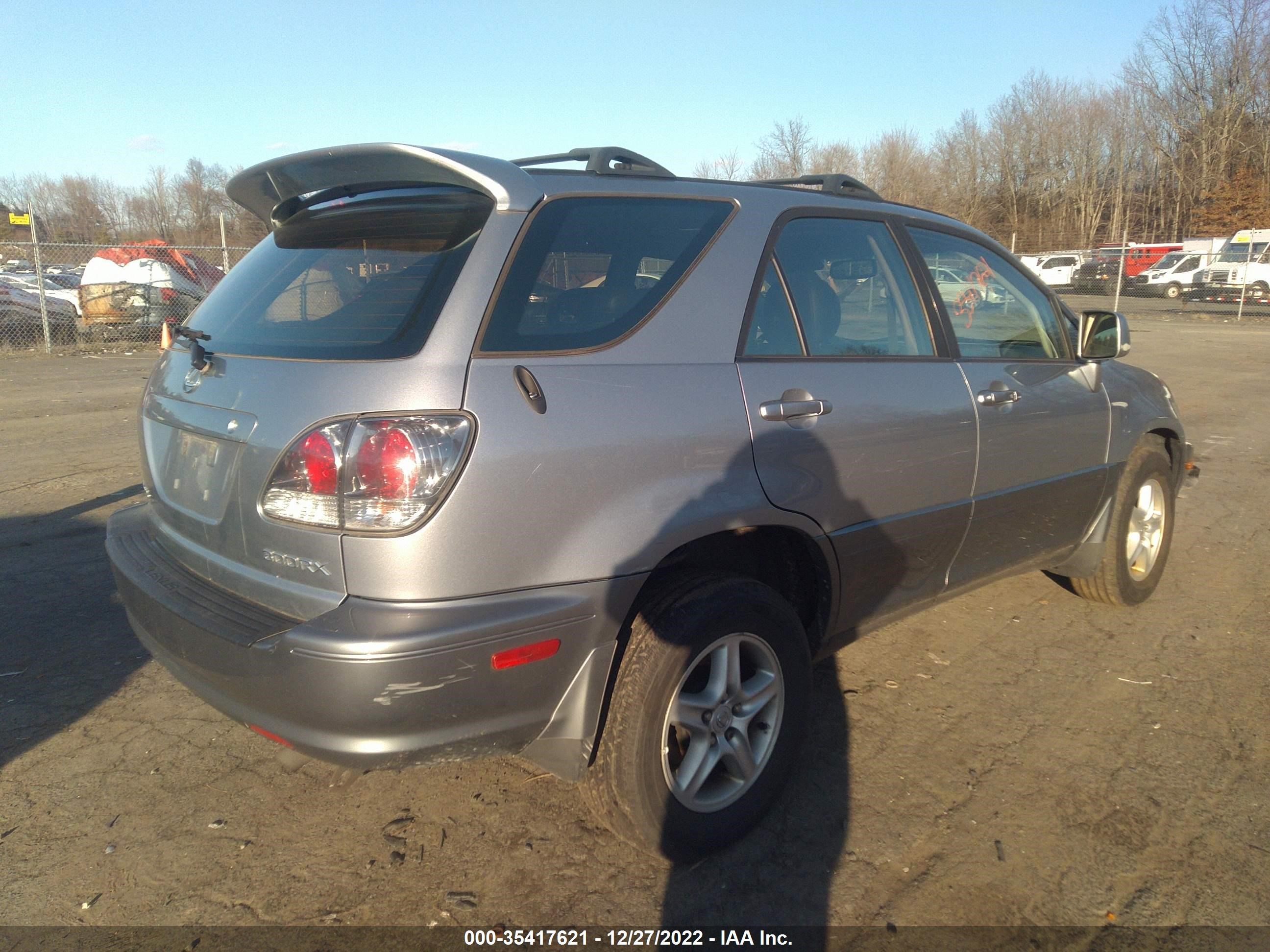 Photo 3 VIN: JTJHF10U430298239 - LEXUS RX 