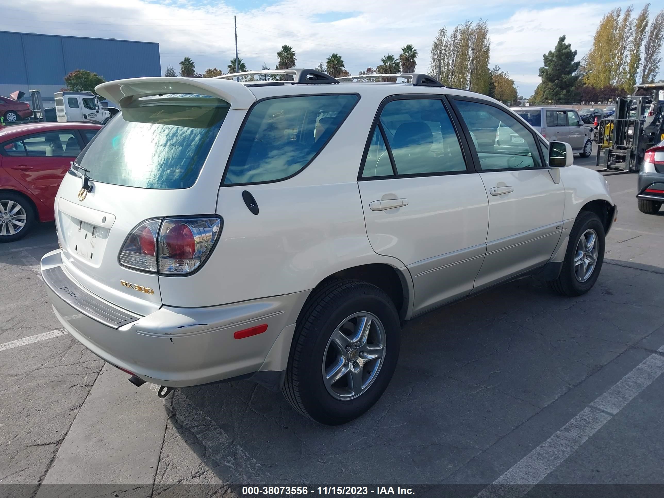 Photo 3 VIN: JTJHF10U510181749 - LEXUS RX 