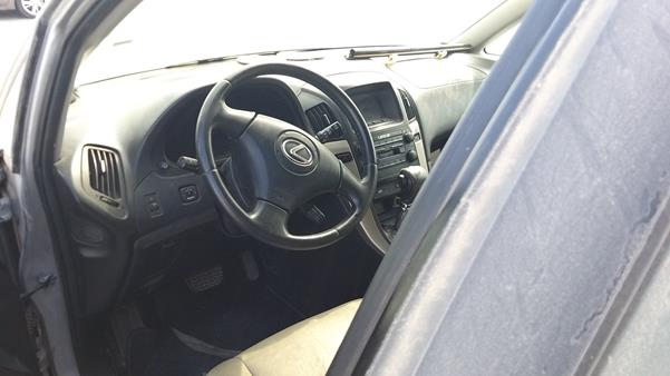 Photo 10 VIN: JTJHF10U520235097 - LEXUS RX 300 