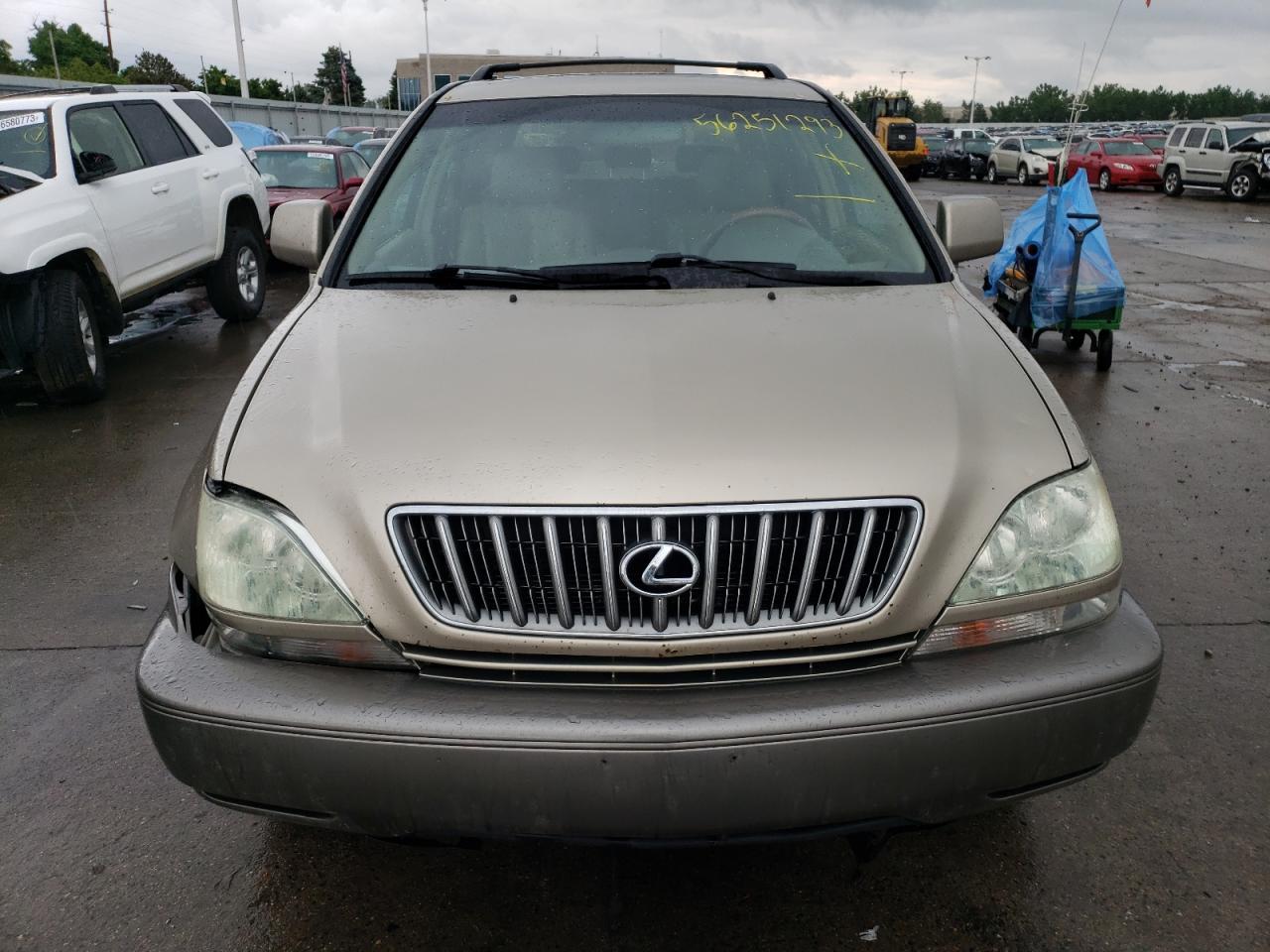 Photo 4 VIN: JTJHF10U520263661 - LEXUS RX 