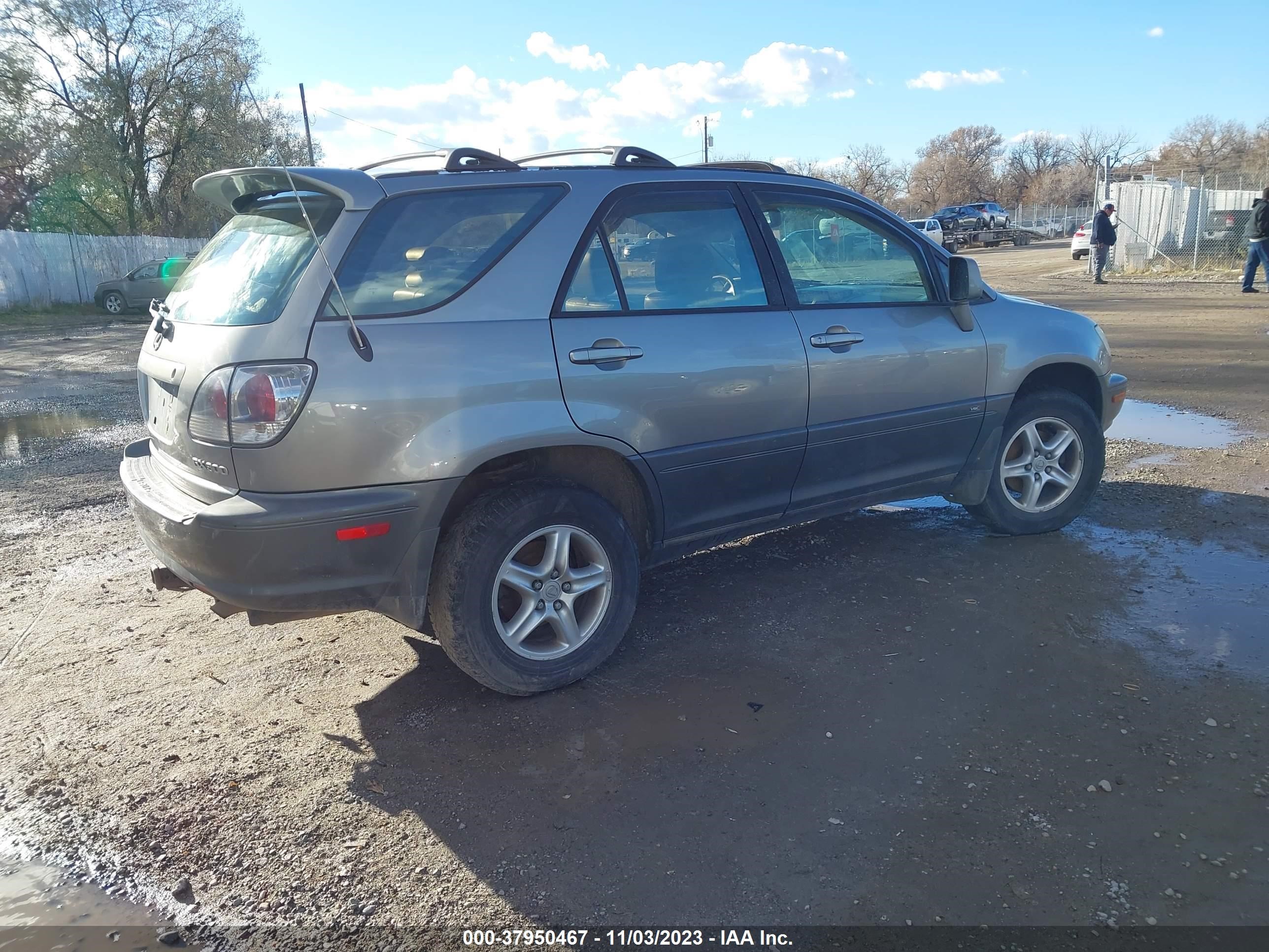 Photo 3 VIN: JTJHF10U810188291 - LEXUS RX 