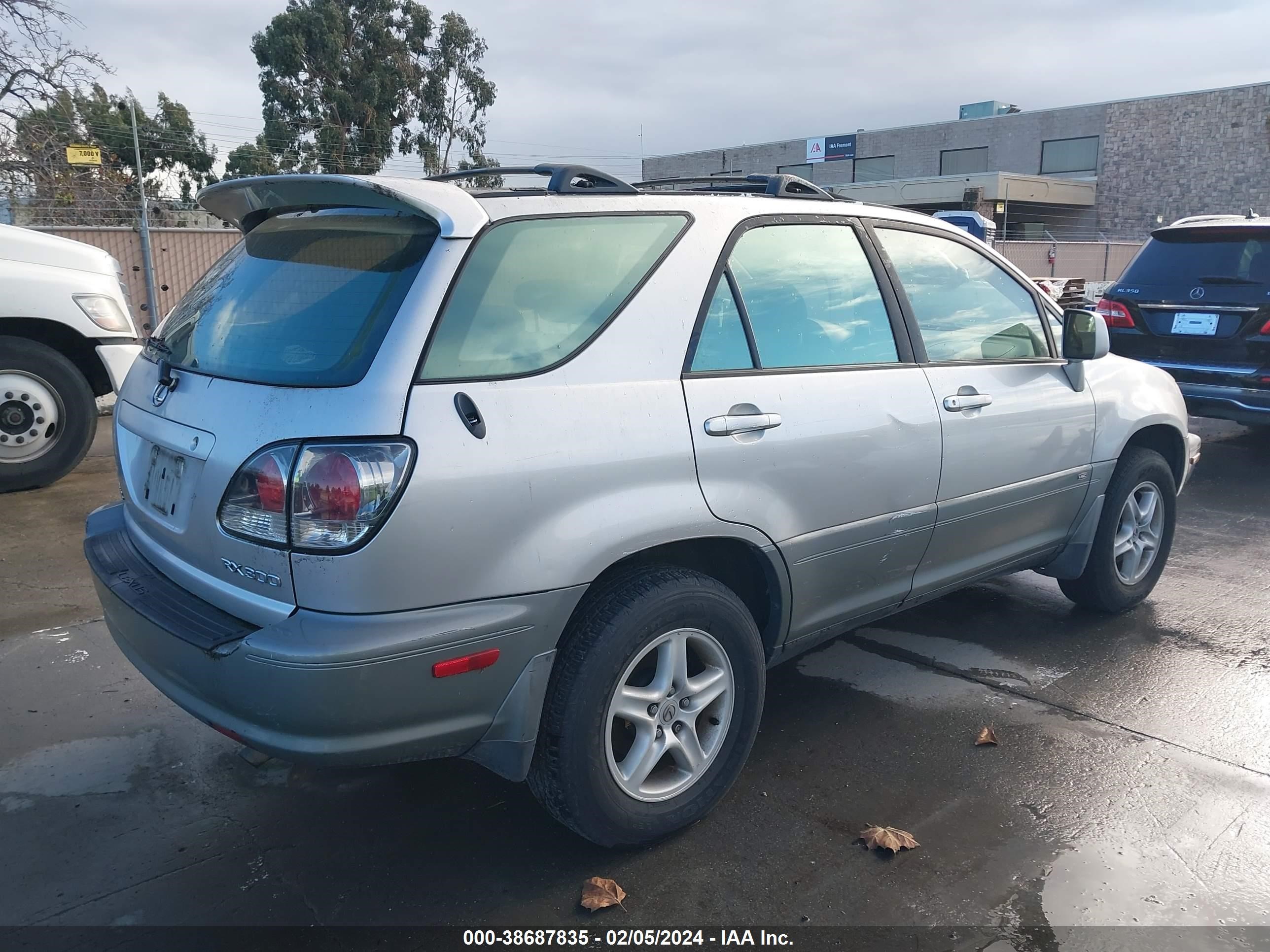 Photo 3 VIN: JTJHF10U920267020 - LEXUS RX 