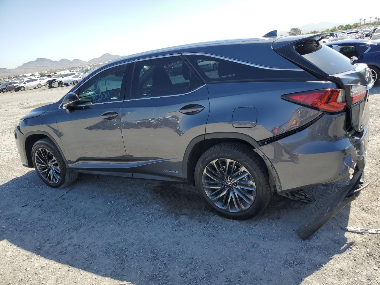 Photo 1 VIN: JTJHGKFAXN2022736 - LEXUS RX 