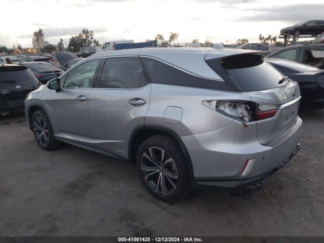 Photo 2 VIN: JTJHGKFAXN2028956 - LEXUS RX 