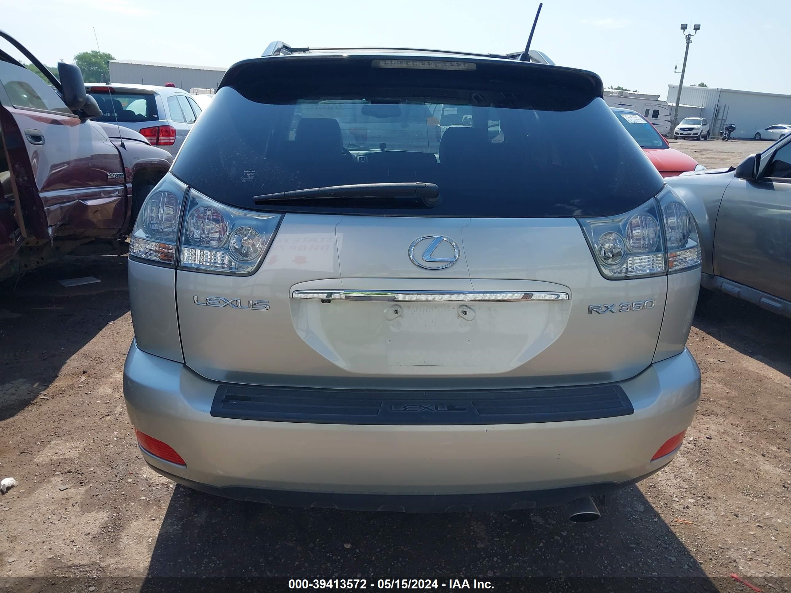 Photo 16 VIN: JTJHK31U572008235 - LEXUS RX 