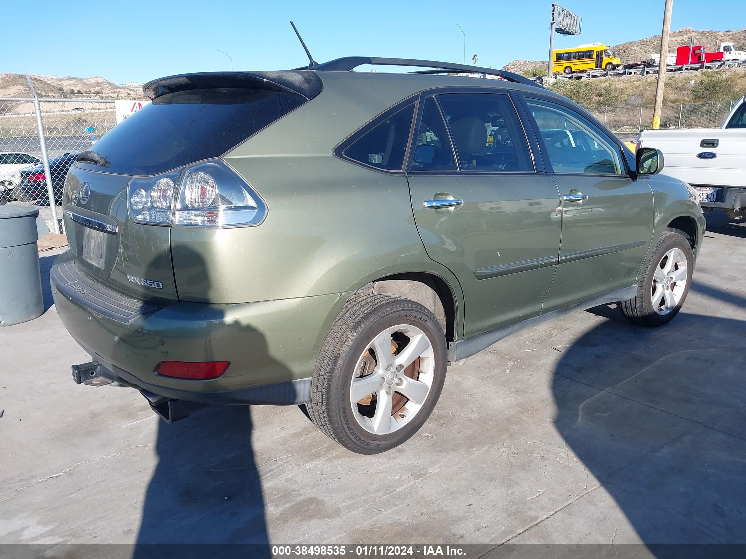 Photo 3 VIN: JTJHK31U882043143 - LEXUS RX 