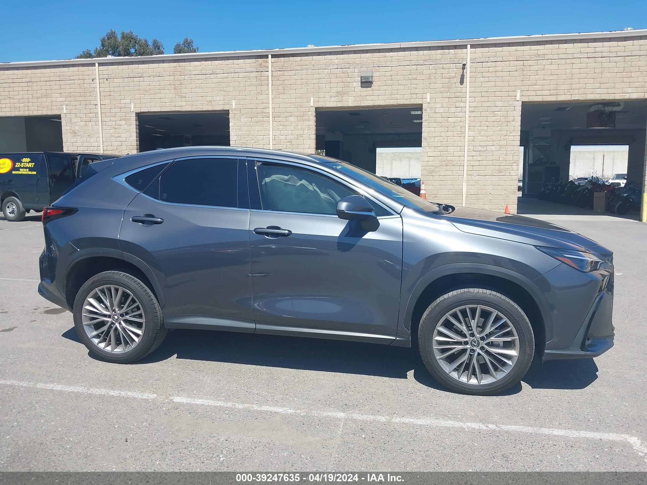 Photo 11 VIN: JTJHKCEZ5R5012678 - LEXUS NX 