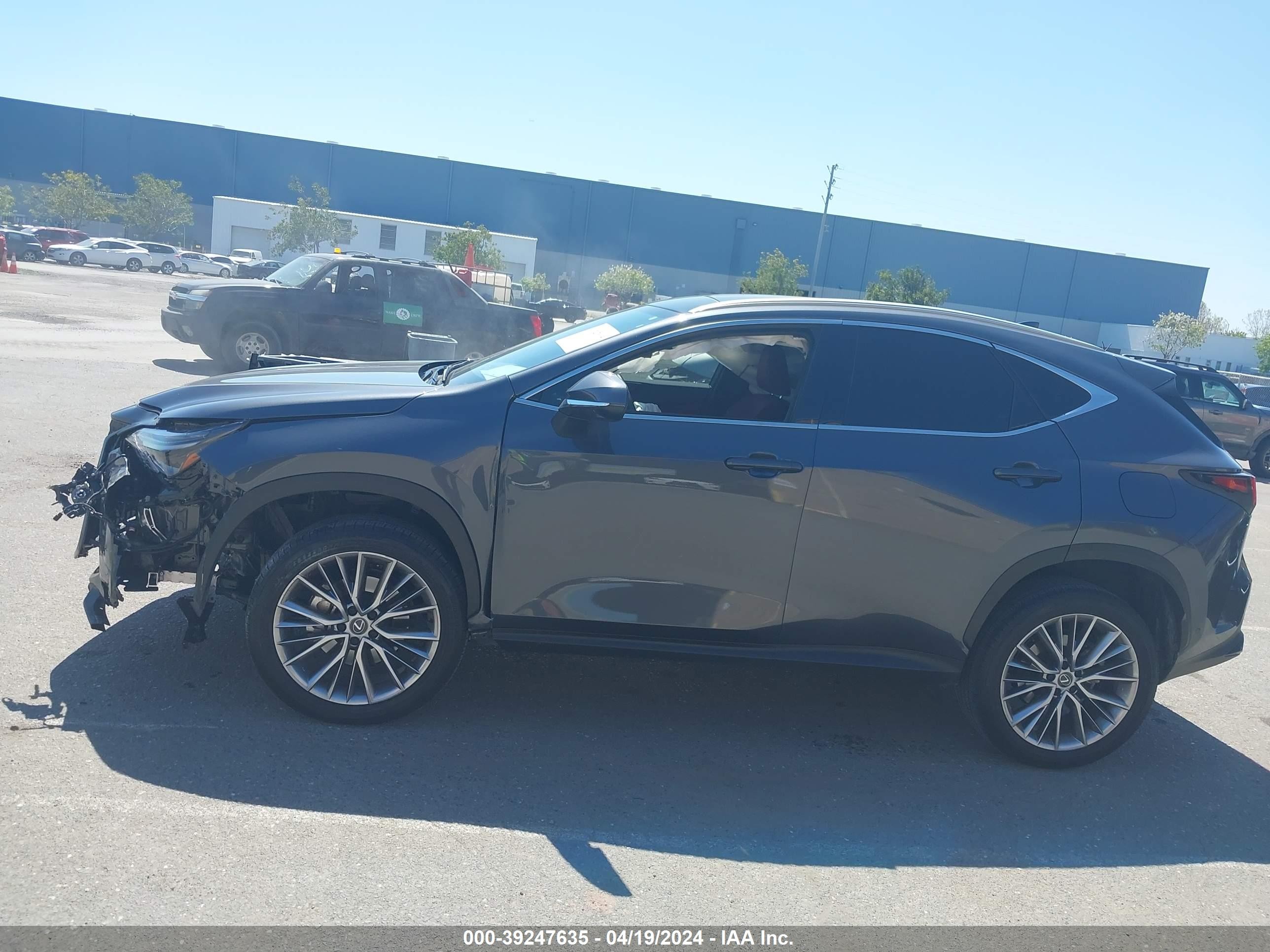 Photo 12 VIN: JTJHKCEZ5R5012678 - LEXUS NX 