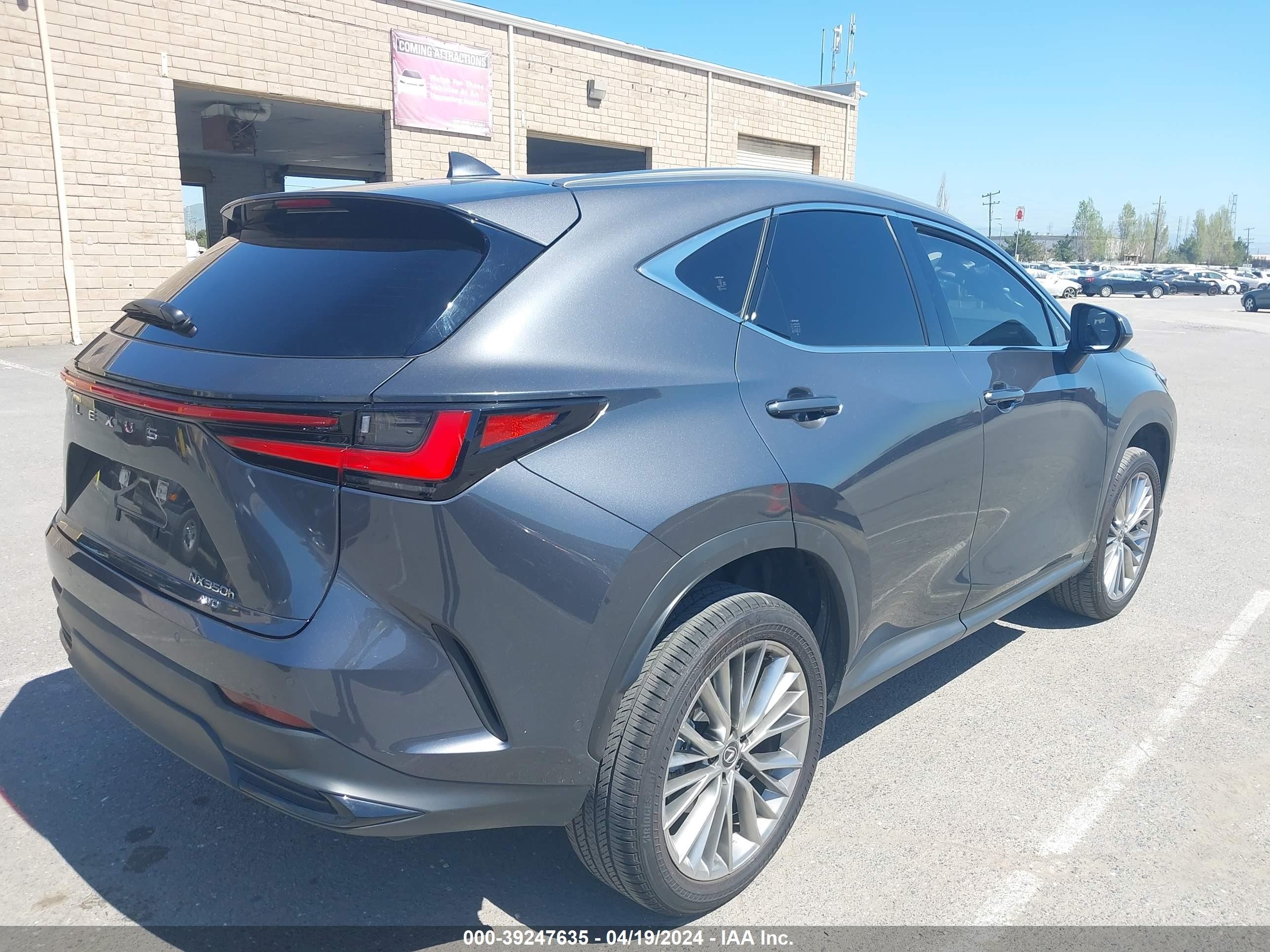 Photo 3 VIN: JTJHKCEZ5R5012678 - LEXUS NX 