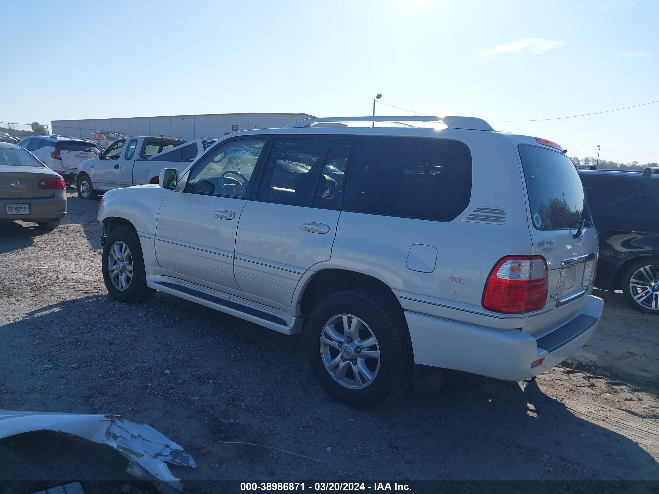 Photo 2 VIN: JTJHT00W053552521 - LEXUS LX 