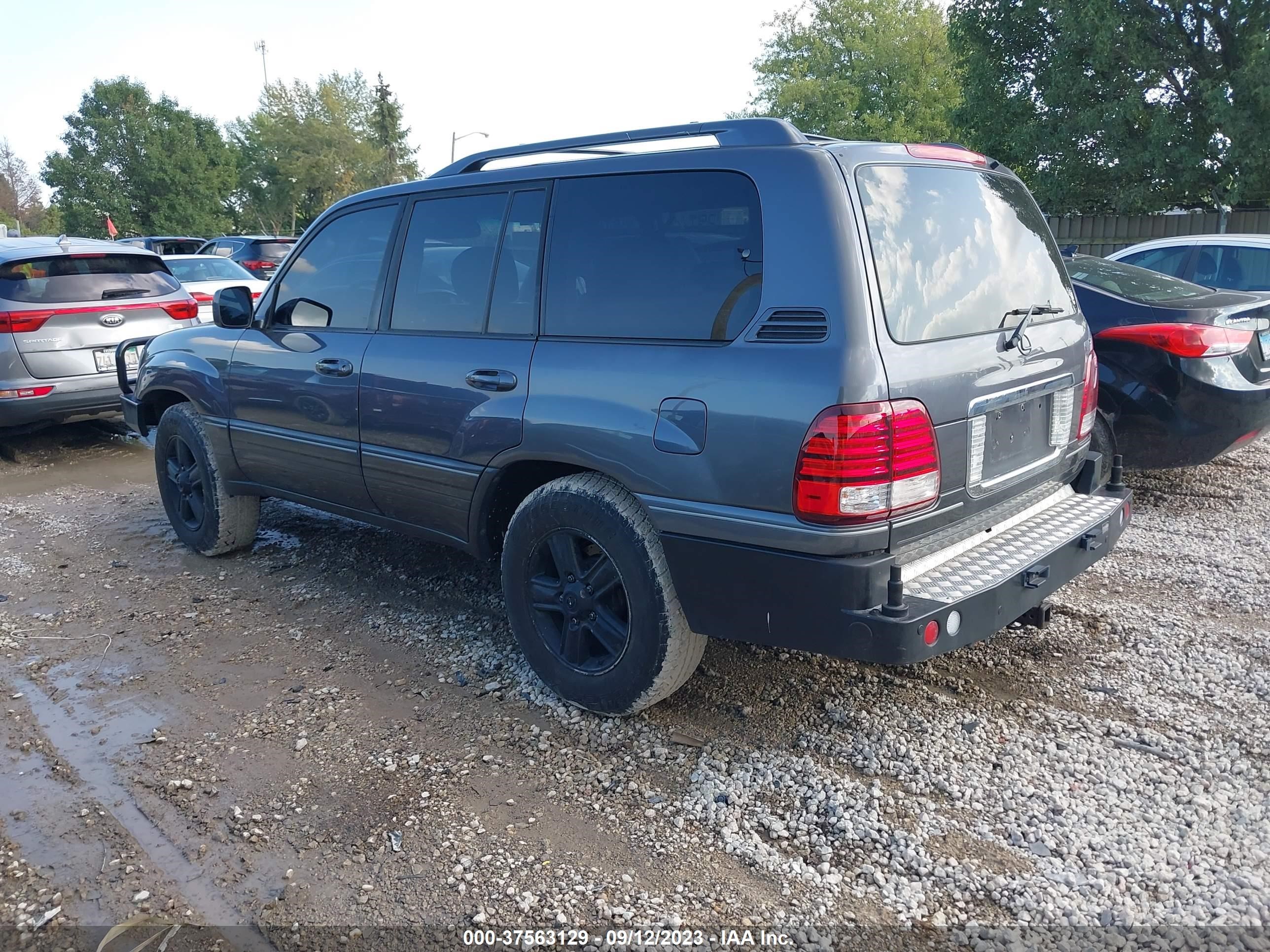 Photo 2 VIN: JTJHT00W064006832 - LEXUS LX 