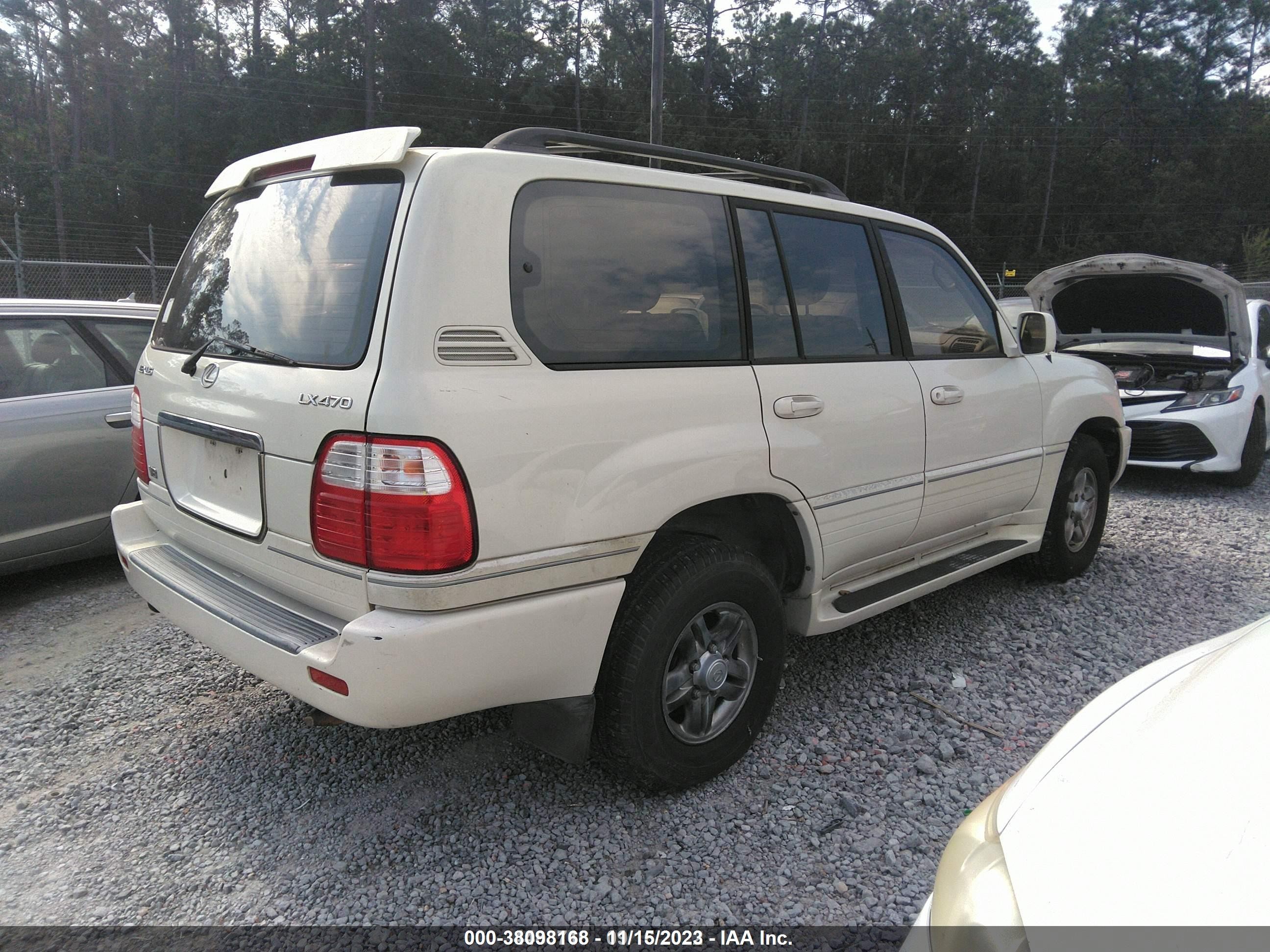 Photo 4 VIN: JTJHT00W323523137 - LEXUS LX 