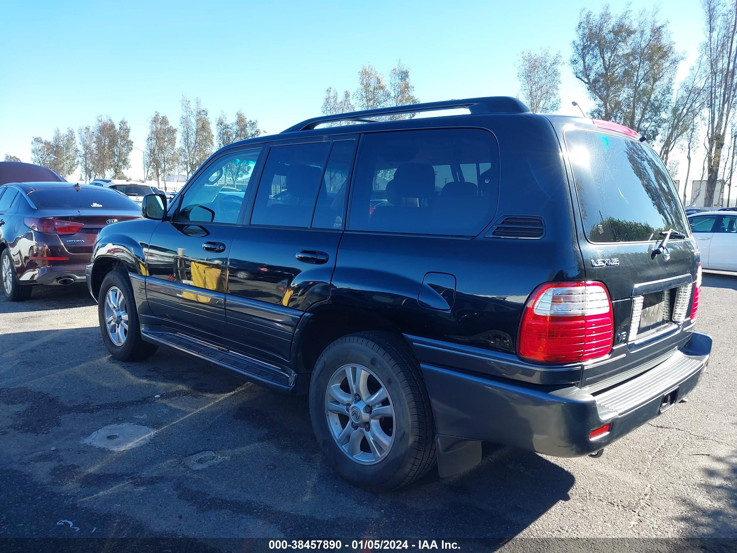 Photo 2 VIN: JTJHT00W654002685 - LEXUS LX 