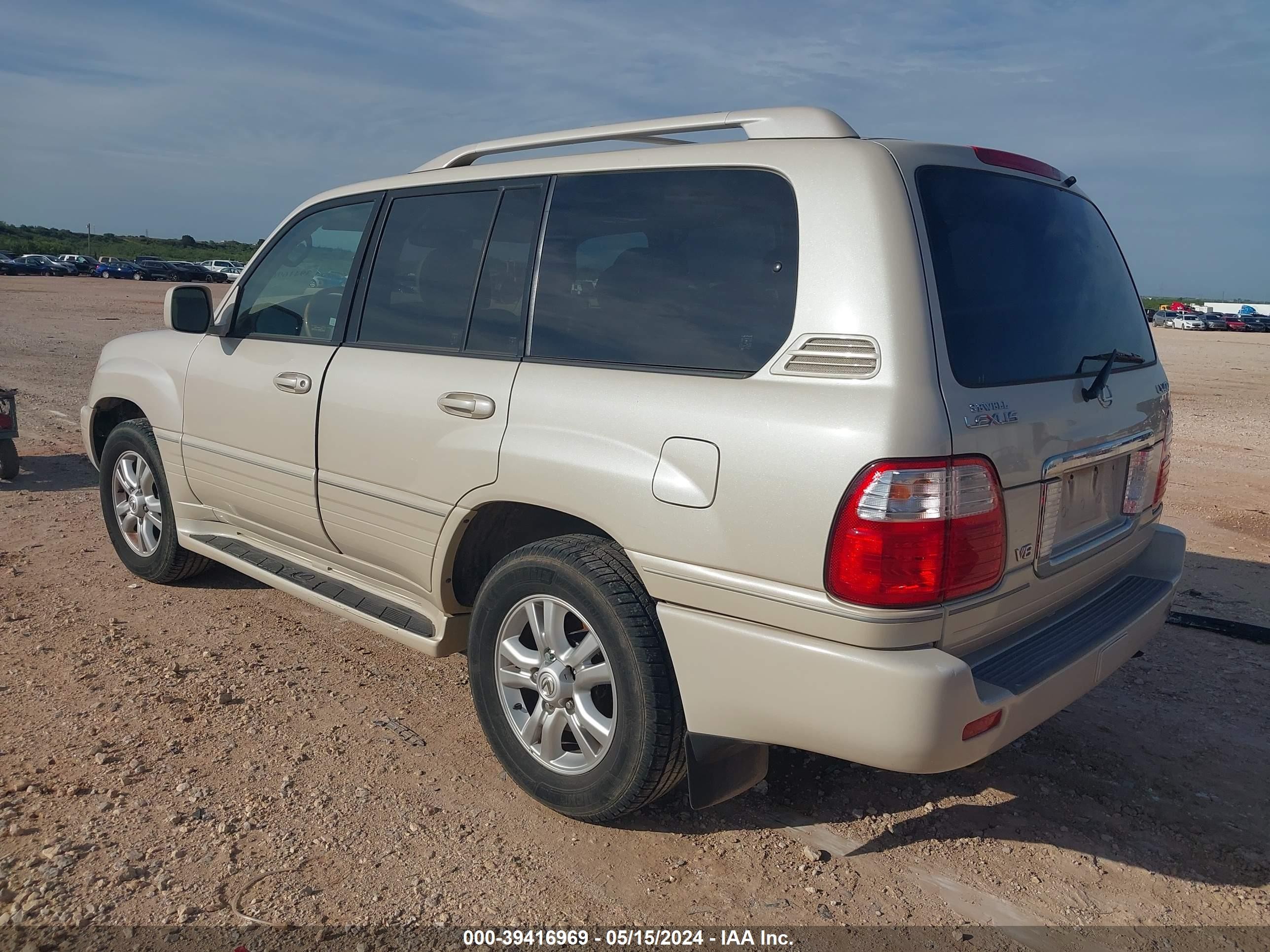 Photo 2 VIN: JTJHT00W743547377 - LEXUS LX 