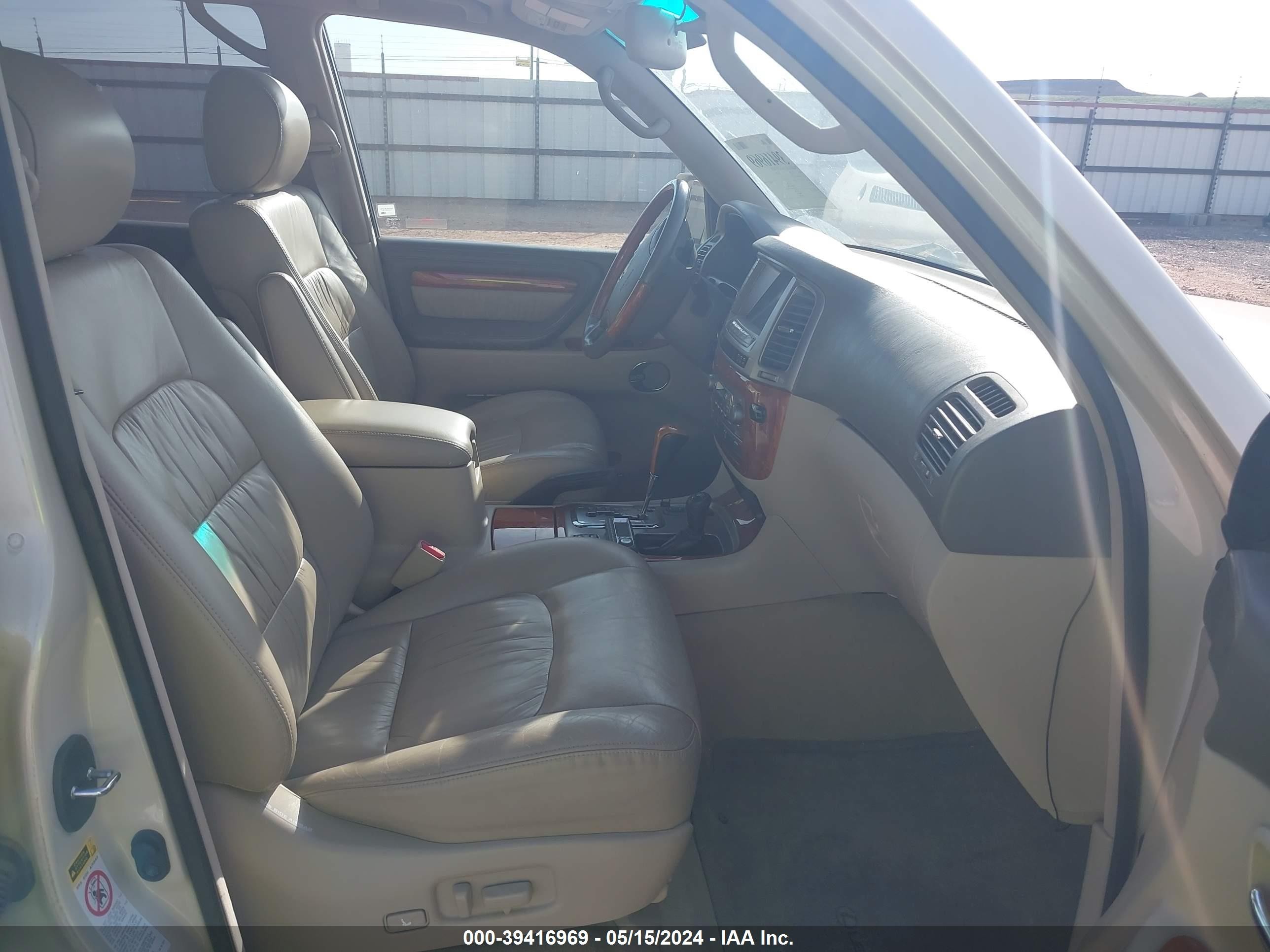 Photo 4 VIN: JTJHT00W743547377 - LEXUS LX 