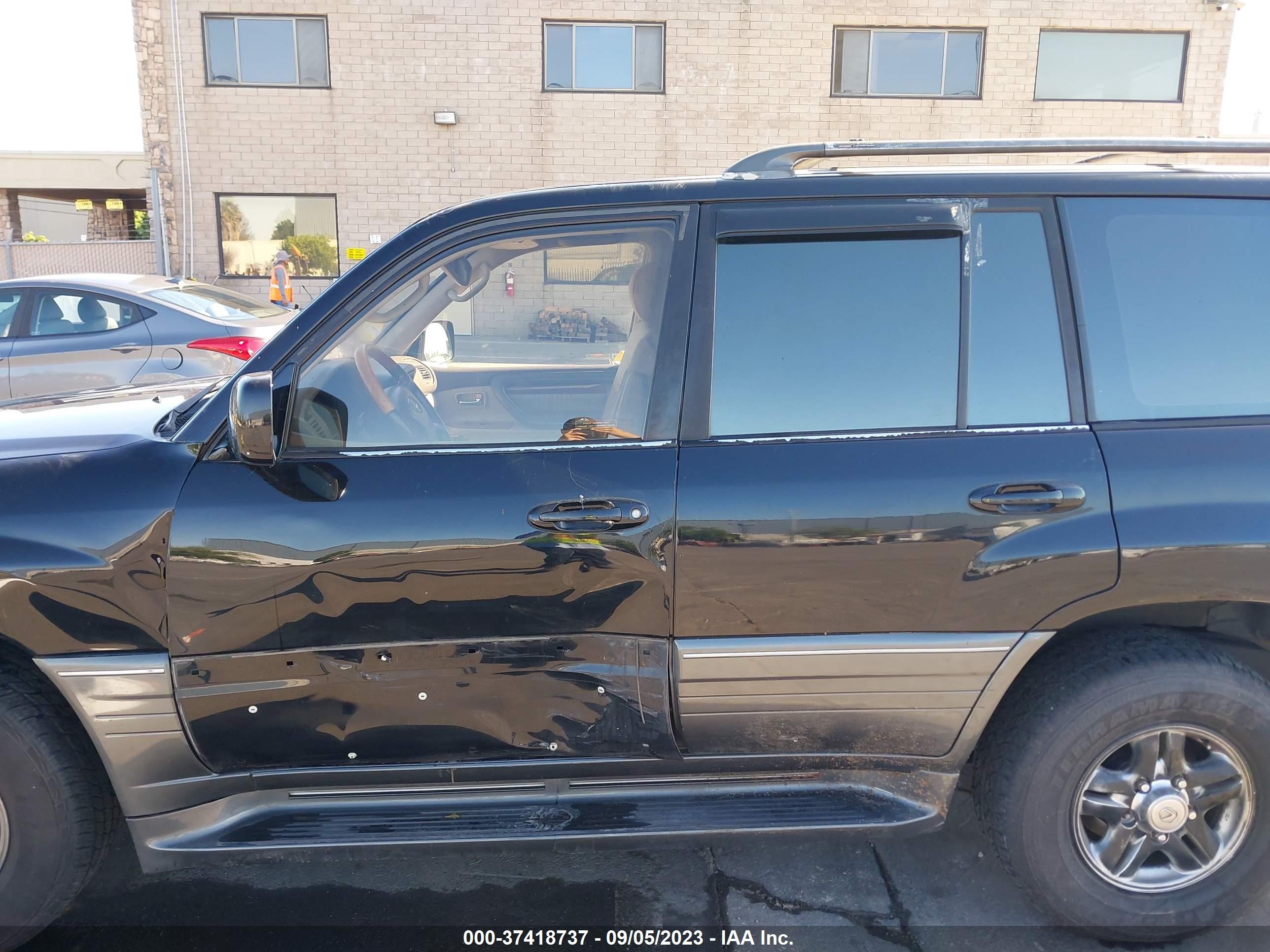 Photo 13 VIN: JTJHT00WX13508942 - LEXUS LX 