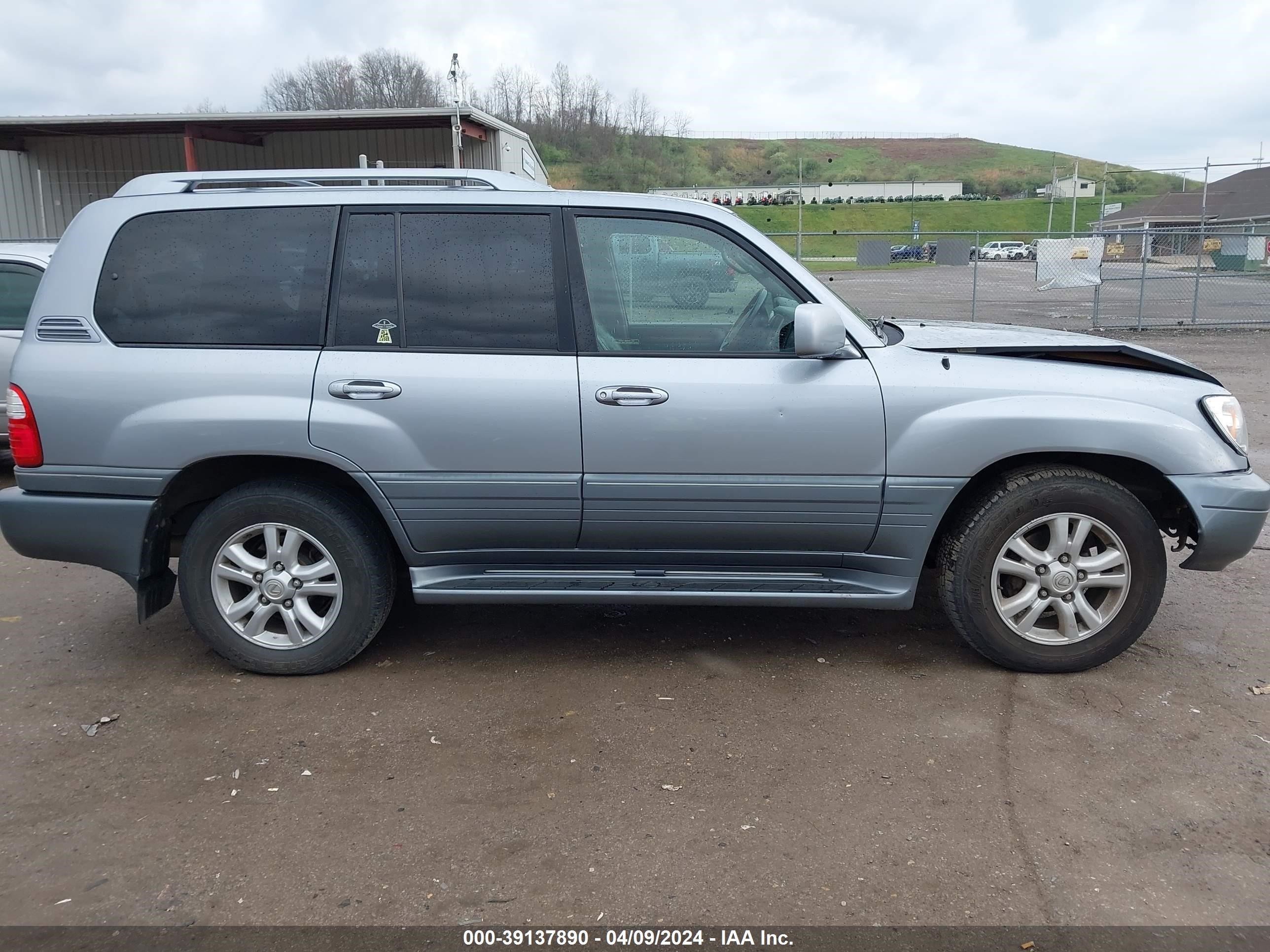 Photo 13 VIN: JTJHT00WX43546322 - LEXUS LX 