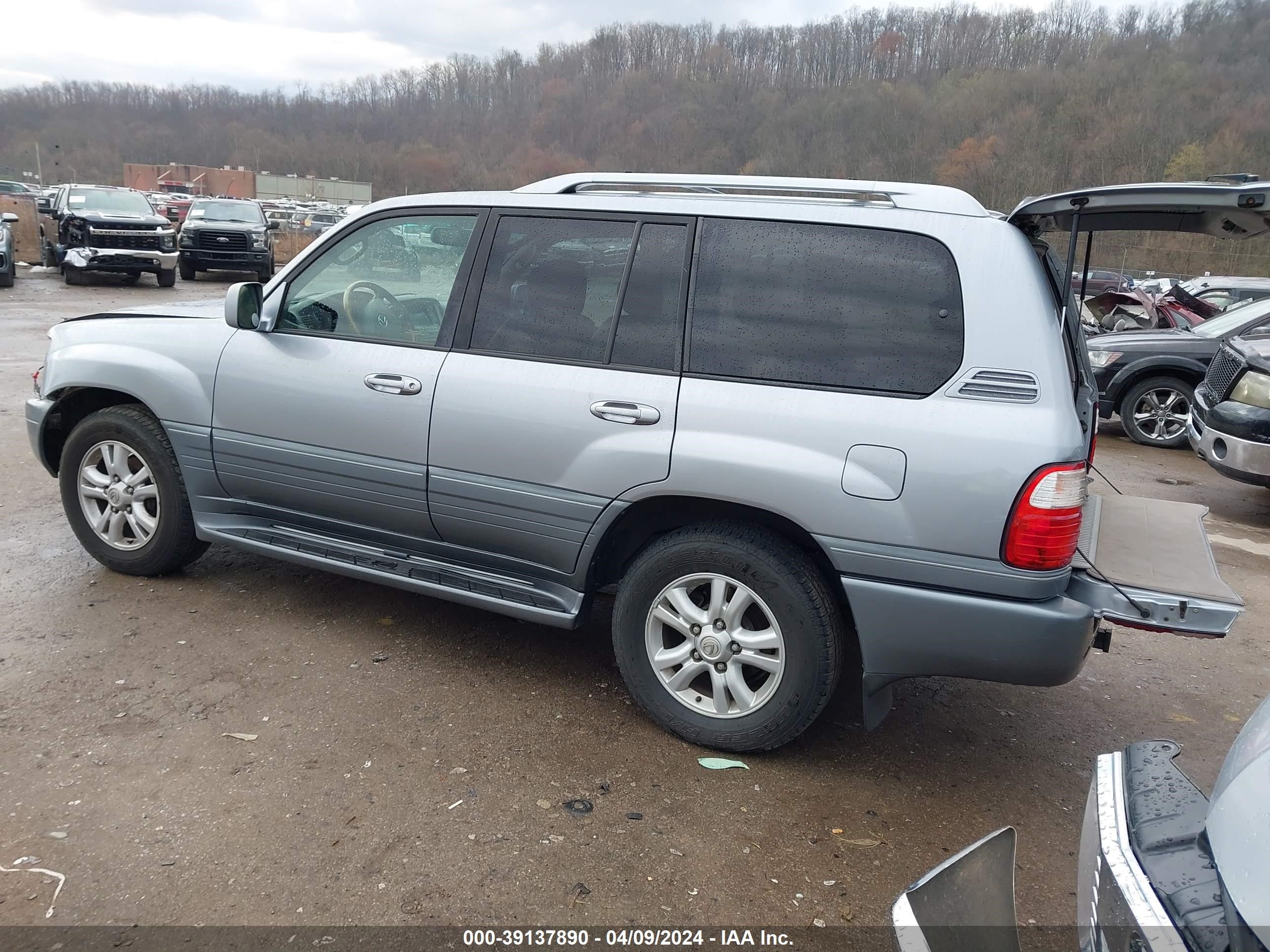 Photo 2 VIN: JTJHT00WX43546322 - LEXUS LX 