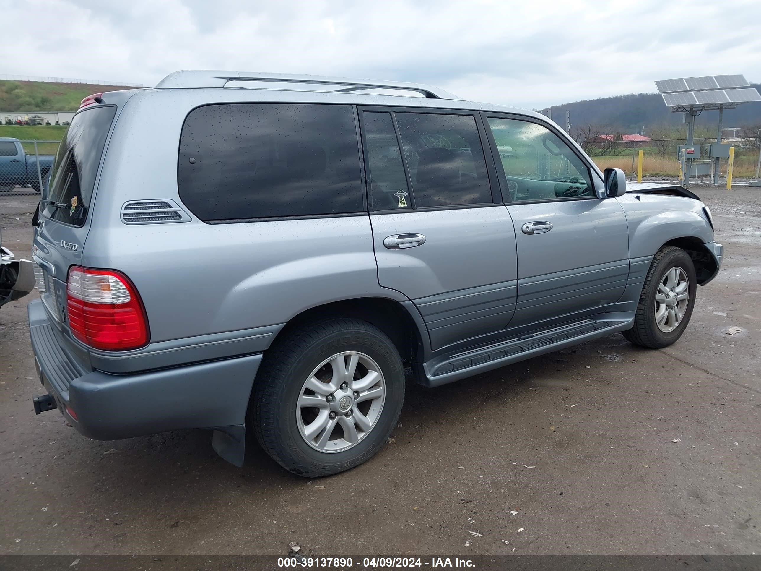 Photo 3 VIN: JTJHT00WX43546322 - LEXUS LX 