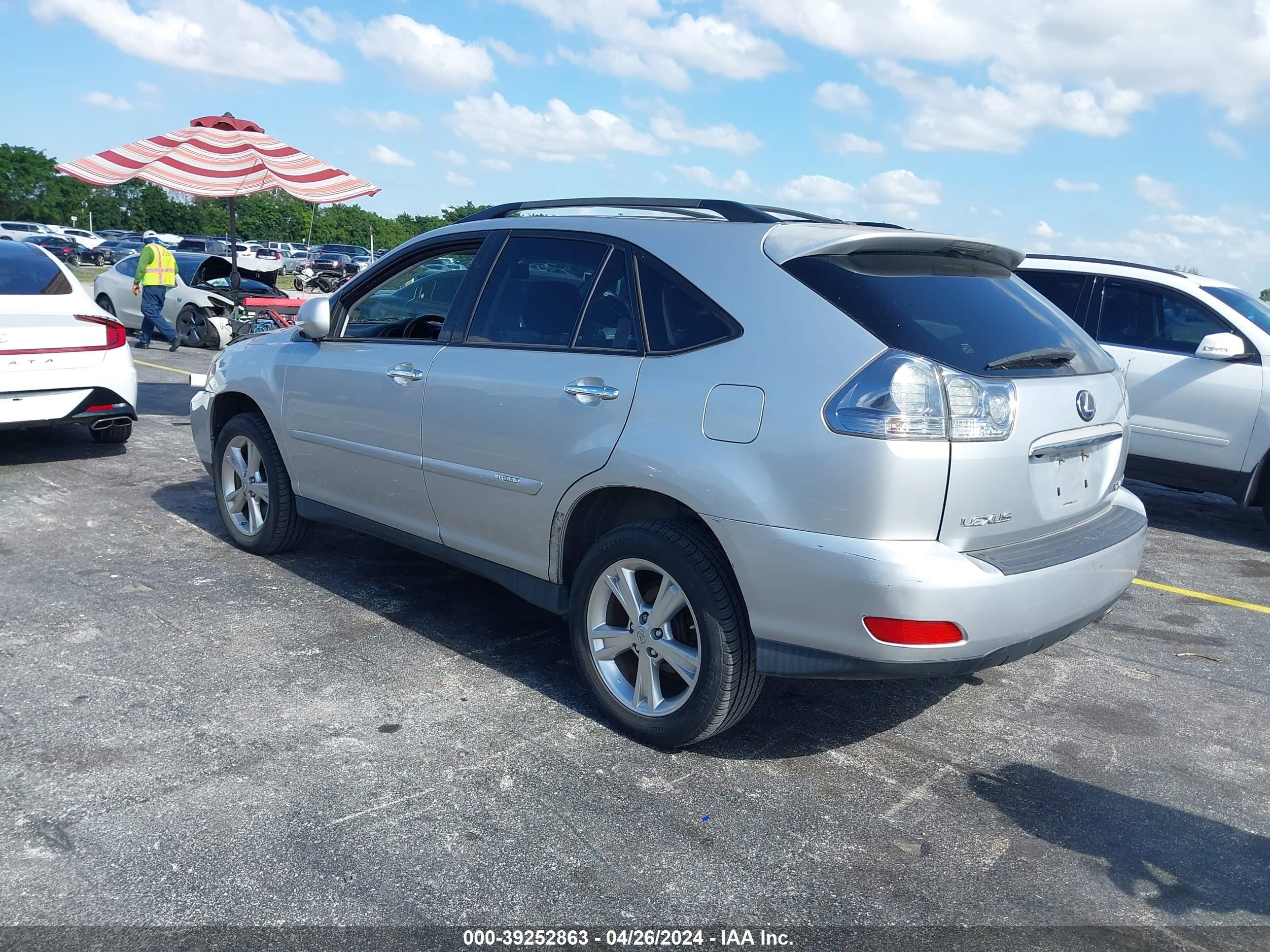 Photo 2 VIN: JTJHW31U082060104 - LEXUS RX 