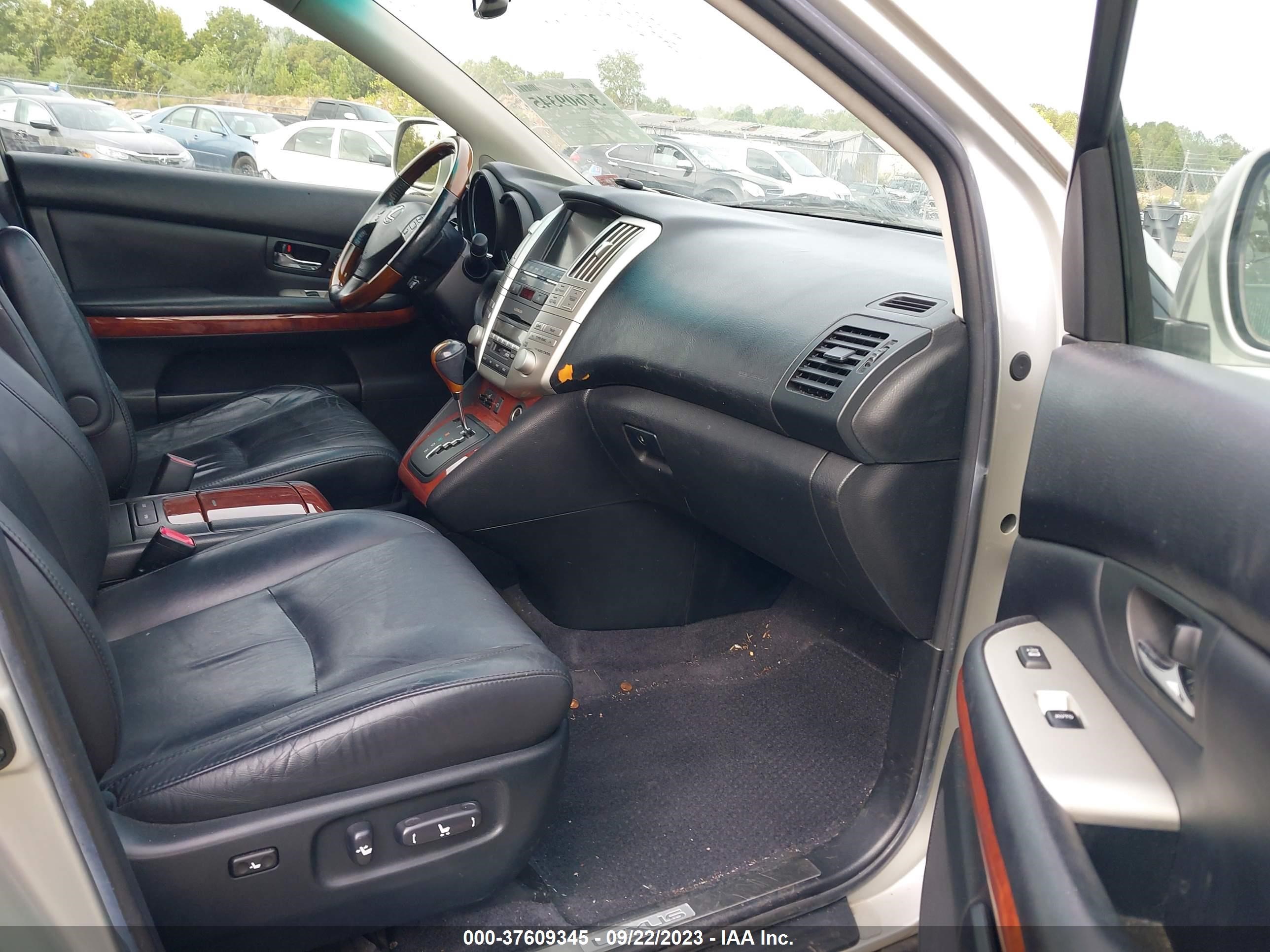 Photo 4 VIN: JTJHW31U272016698 - LEXUS RX 