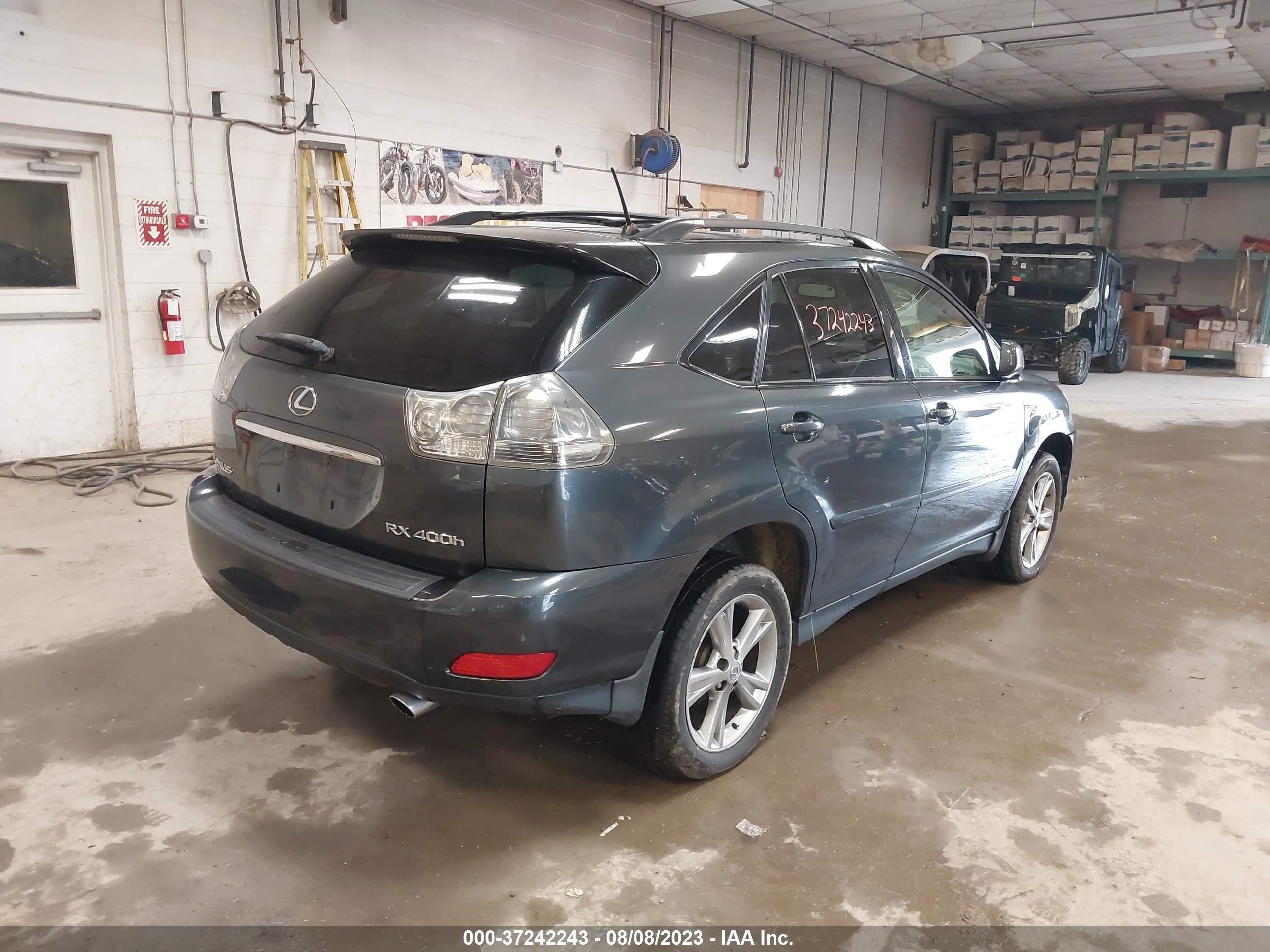 Photo 3 VIN: JTJHW31U460030760 - LEXUS RX 