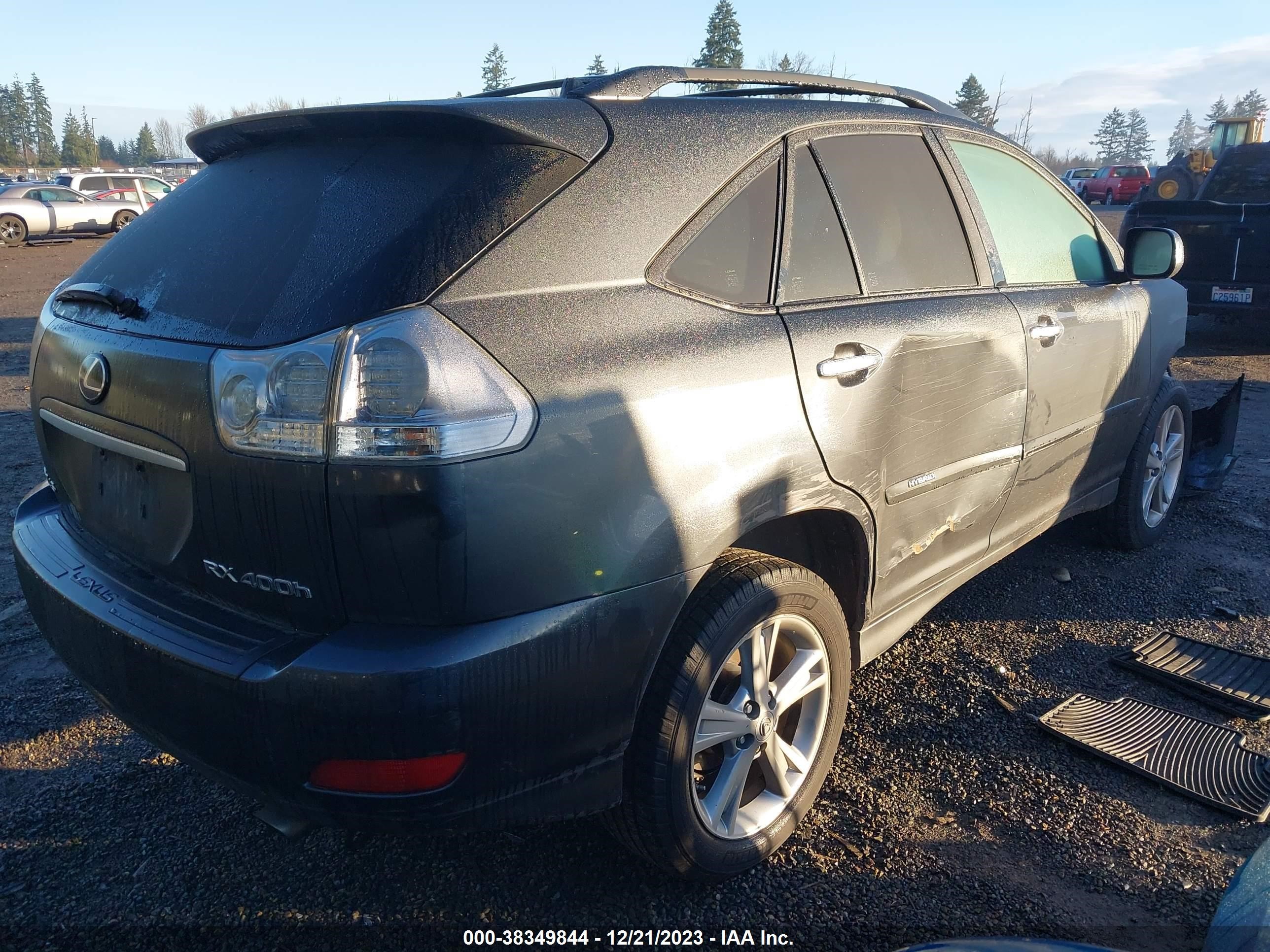 Photo 3 VIN: JTJHW31U682850703 - LEXUS RX 