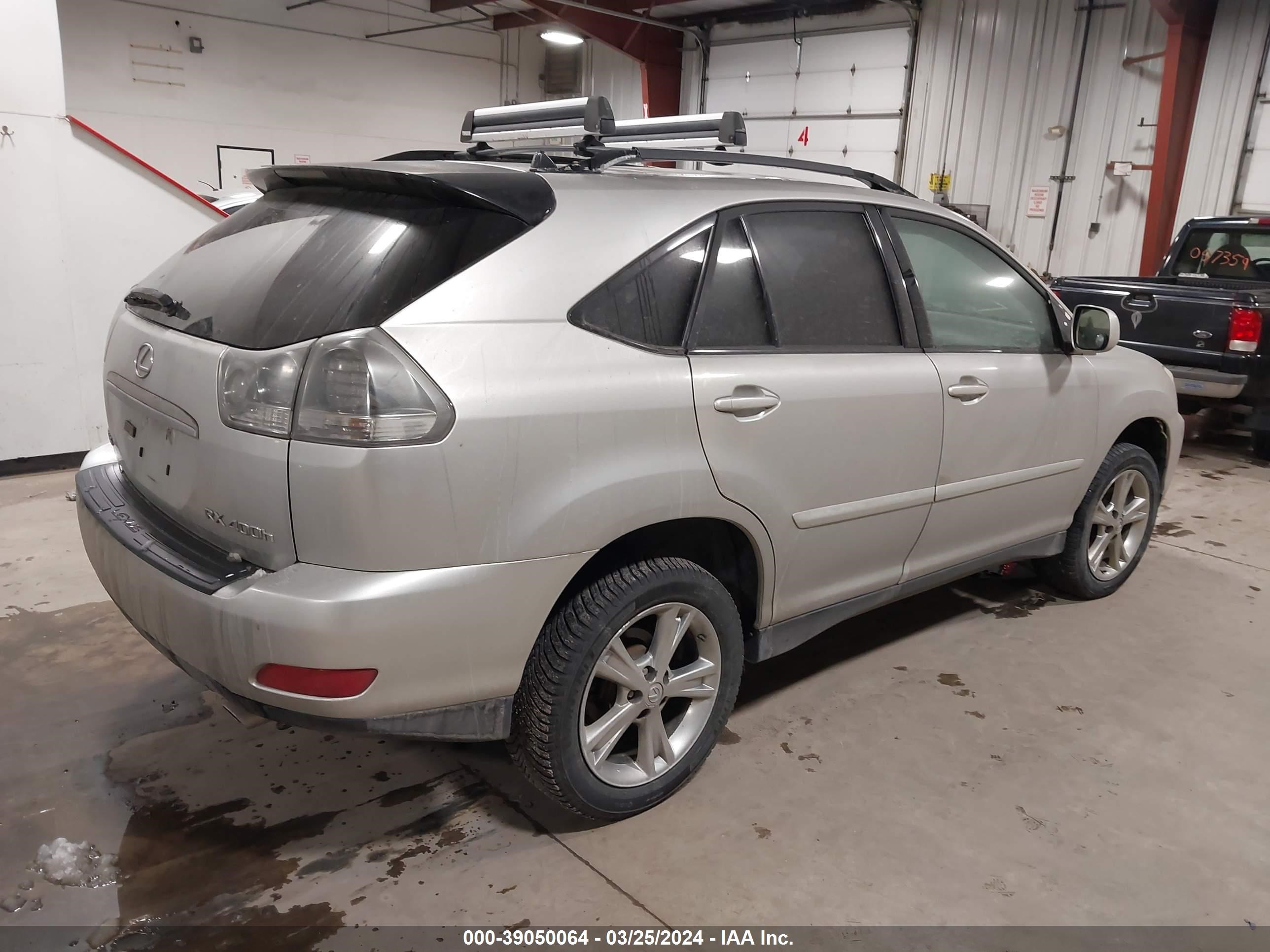 Photo 3 VIN: JTJHW31U860005070 - LEXUS RX 