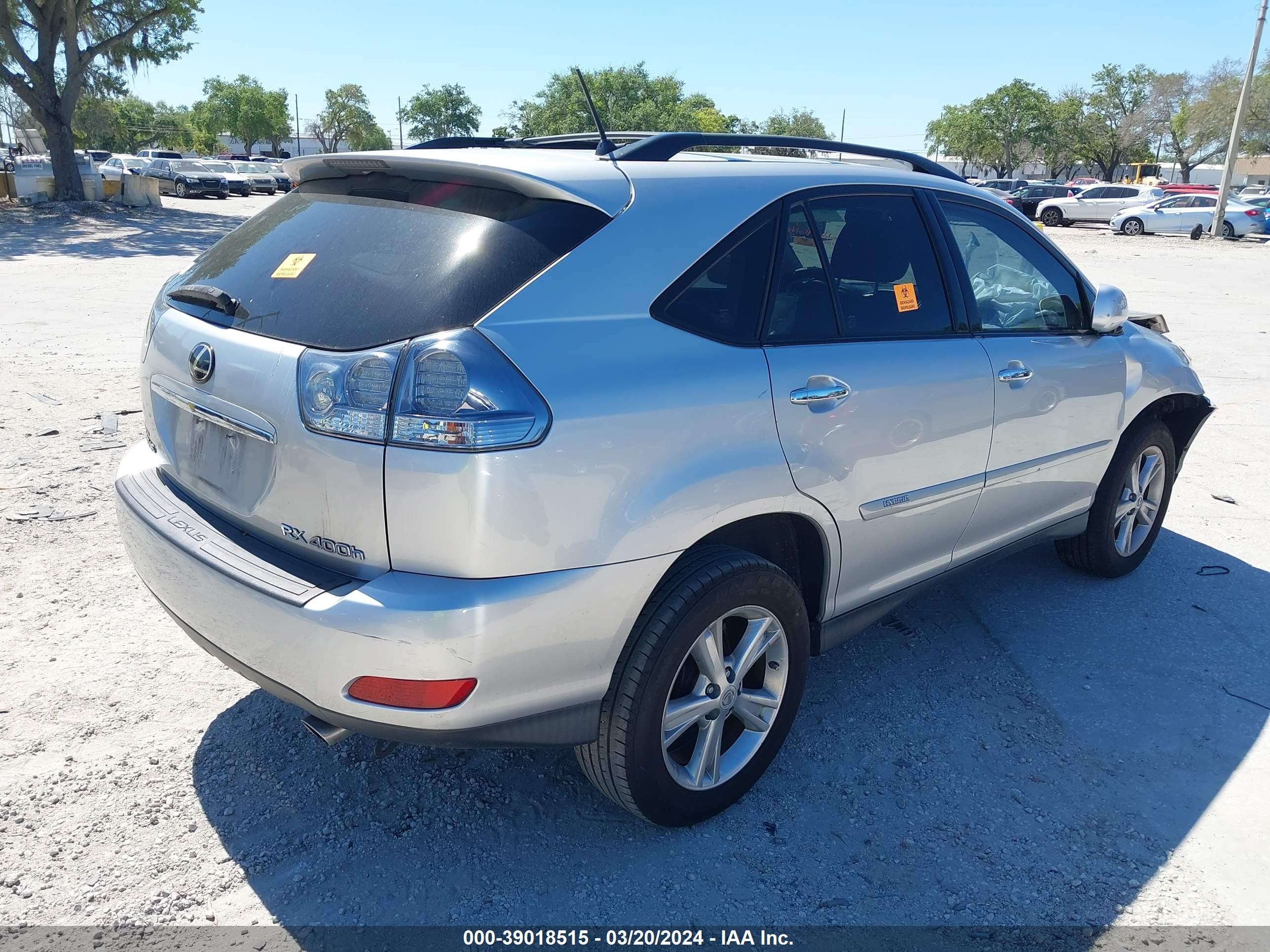 Photo 3 VIN: JTJHW31U882855594 - LEXUS RX 