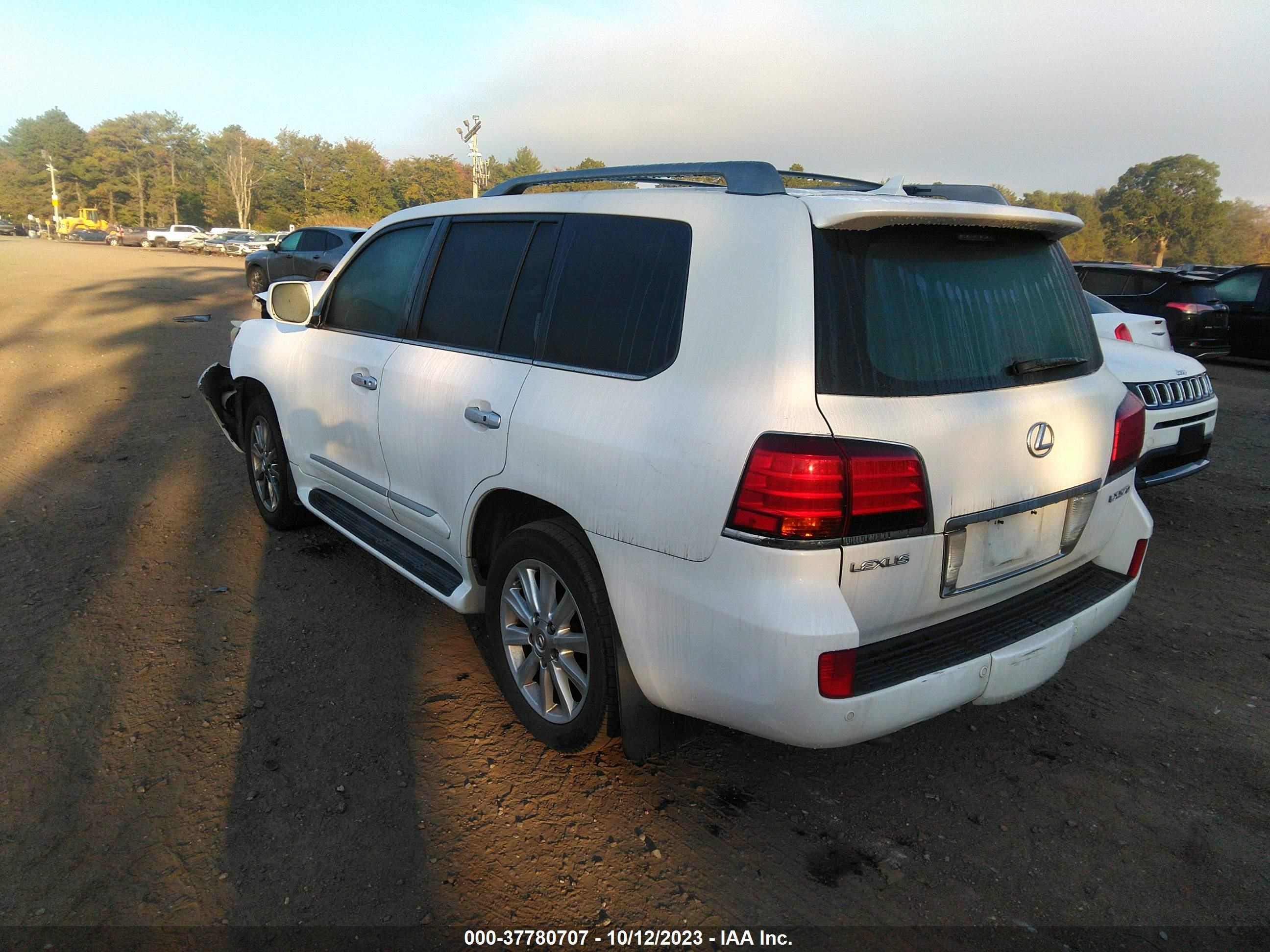 Photo 2 VIN: JTJHY00W194019739 - LEXUS LX 