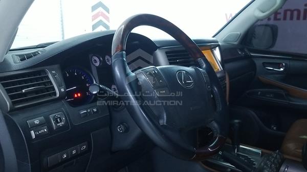 Photo 10 VIN: JTJHY00W3B4064378 - LEXUS LX 570 