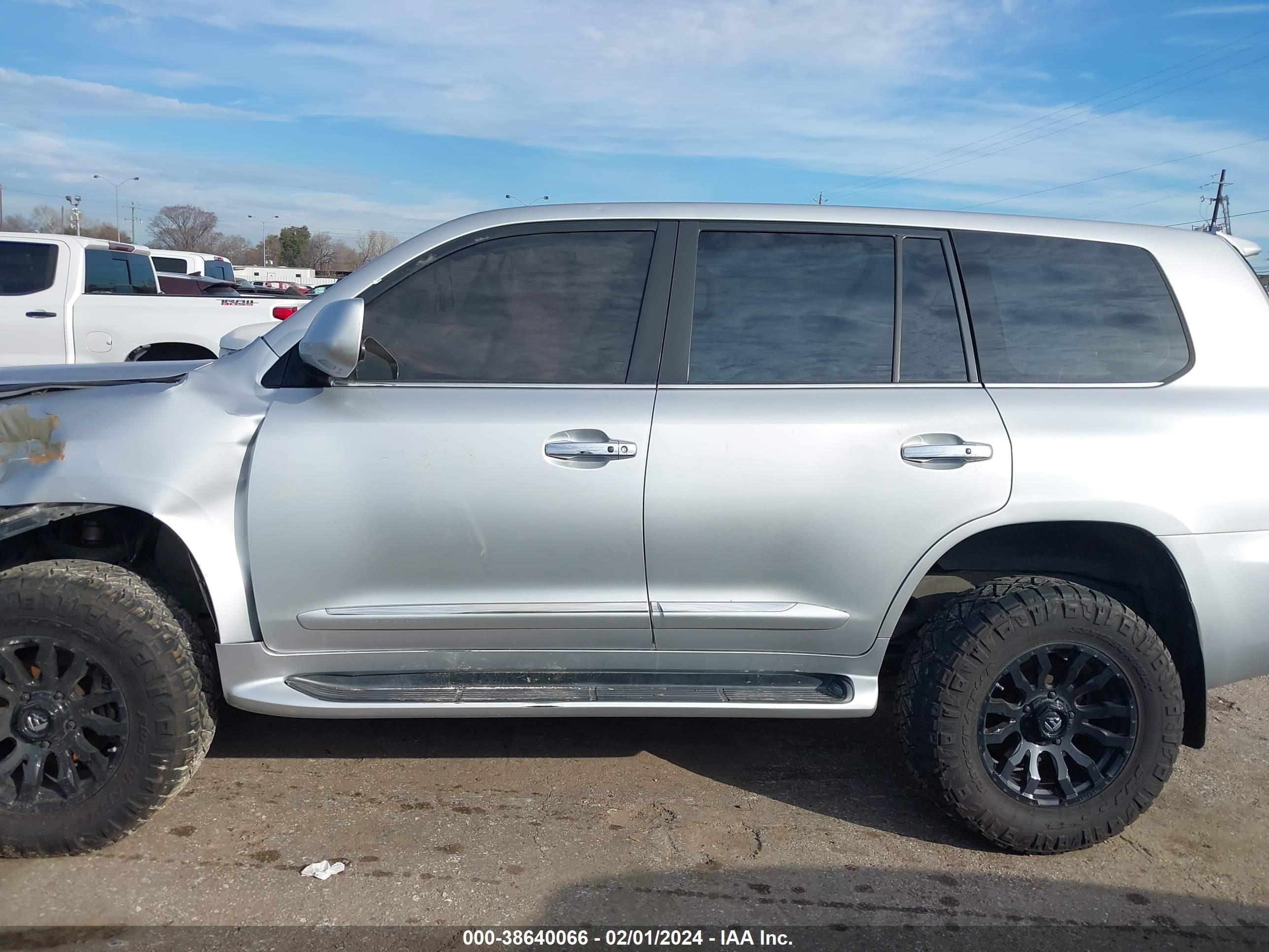 Photo 13 VIN: JTJHY00W484012637 - LEXUS LX 