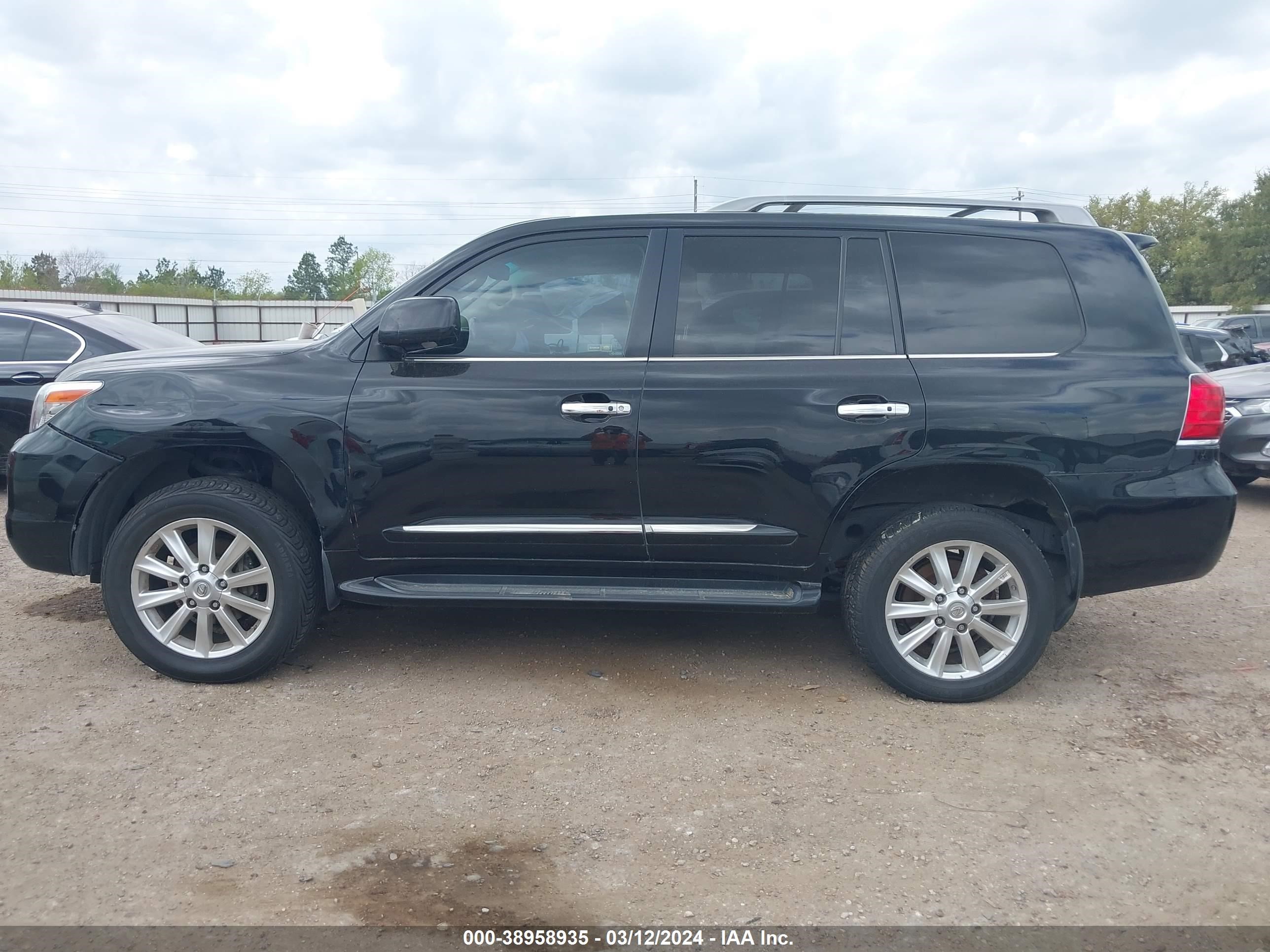 Photo 13 VIN: JTJHY00W494024112 - LEXUS LX 