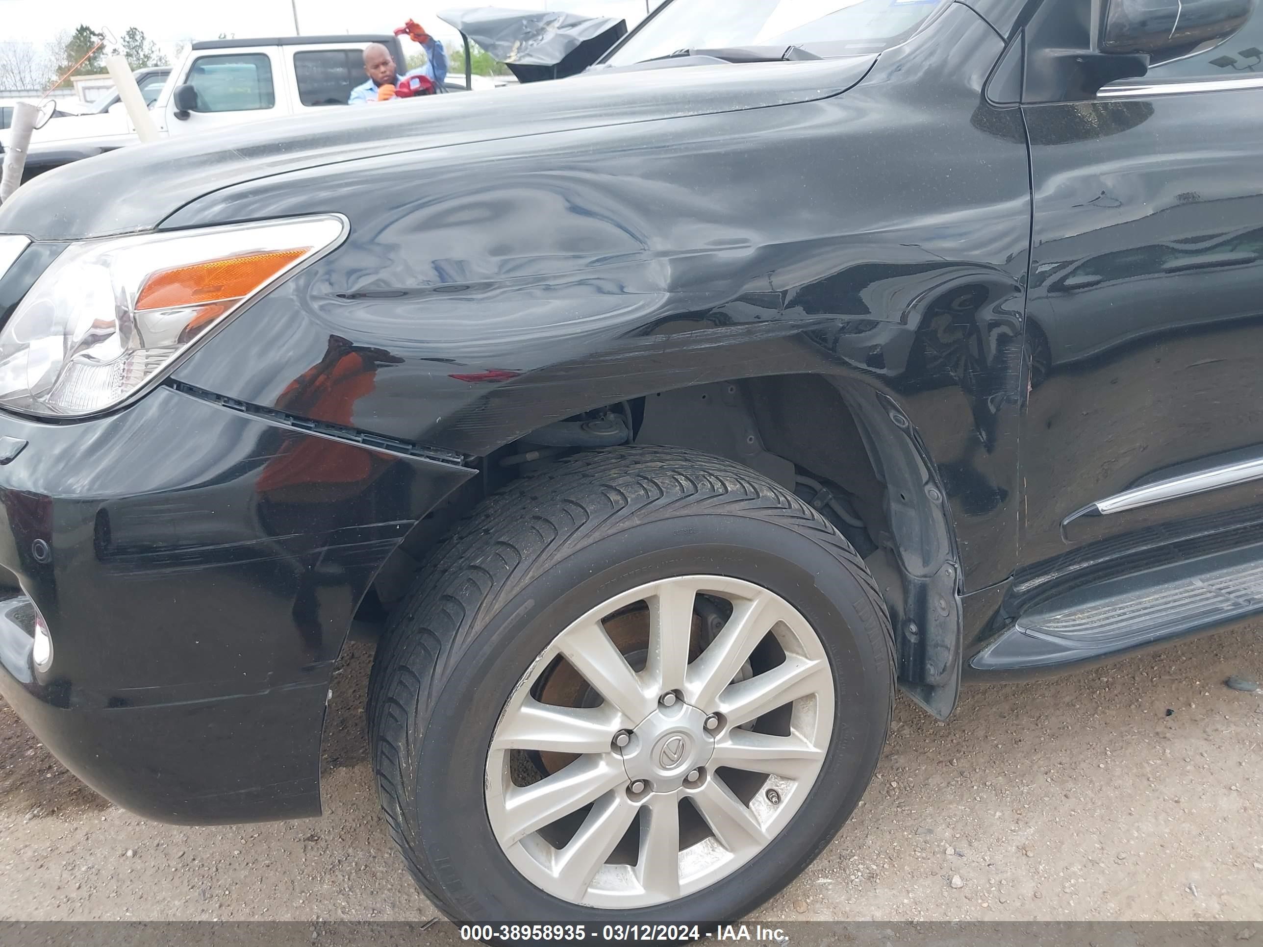 Photo 16 VIN: JTJHY00W494024112 - LEXUS LX 