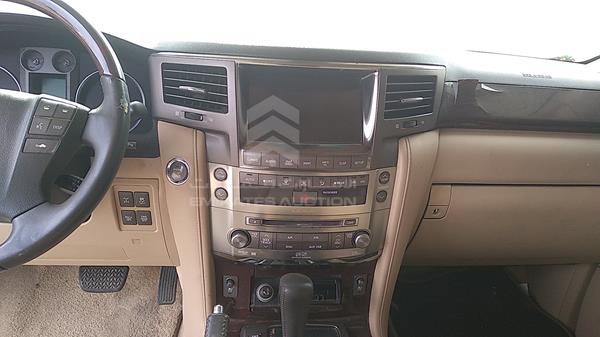 Photo 13 VIN: JTJHY00W6A4049582 - LEXUS LX 570 