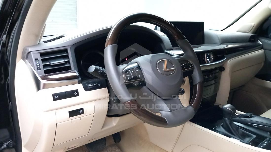 Photo 11 VIN: JTJHY00W6J4260362 - LEXUS LX 570 