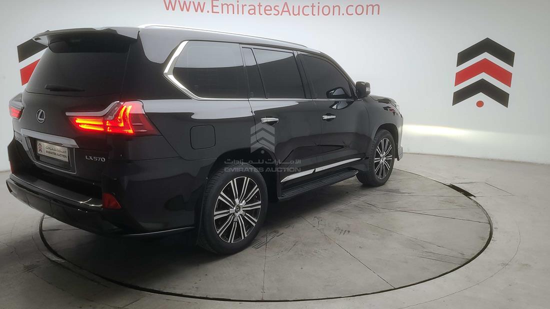 Photo 8 VIN: JTJHY00W6J4260362 - LEXUS LX 570 