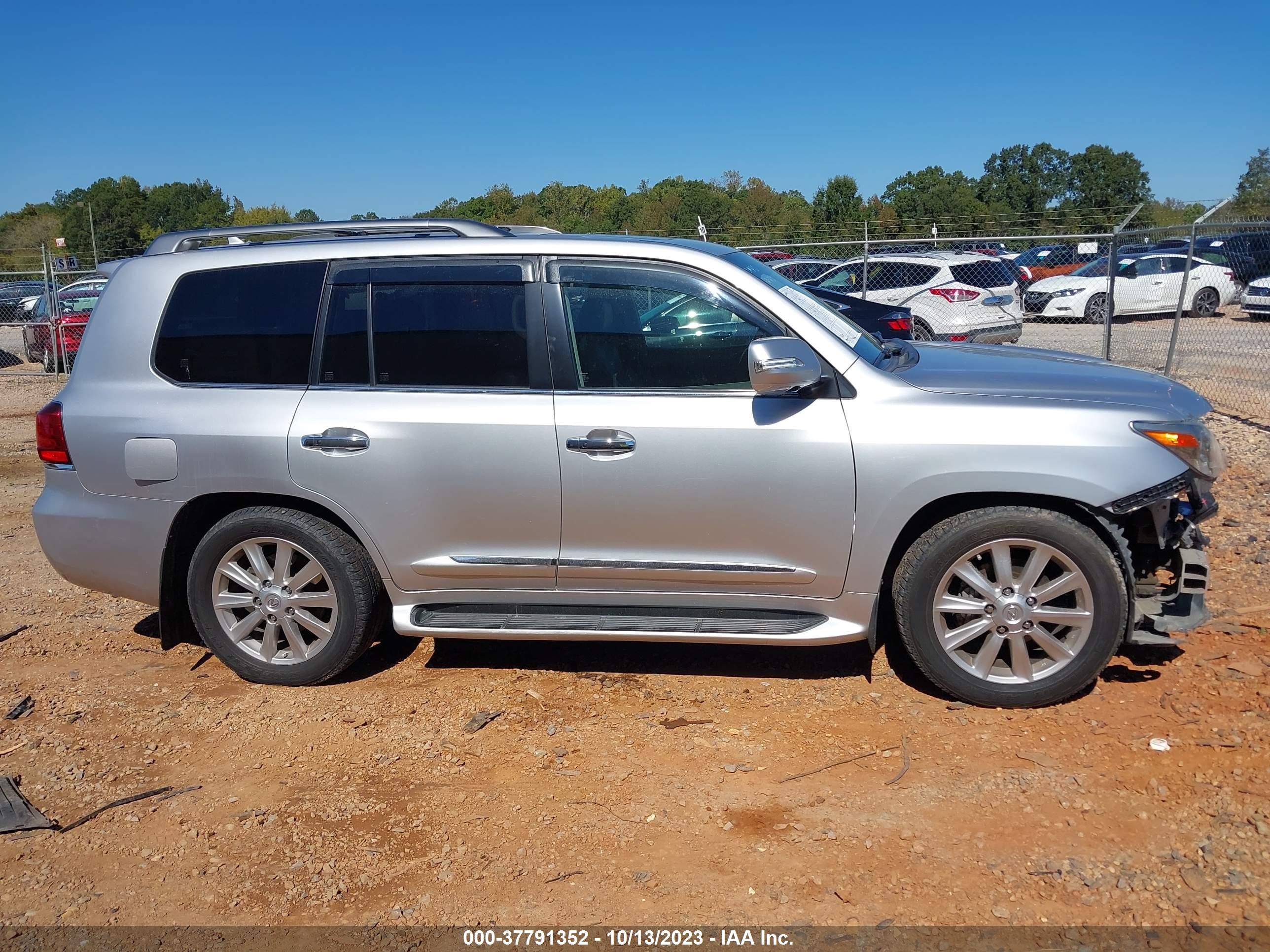 Photo 12 VIN: JTJHY00W784017492 - LEXUS LX 