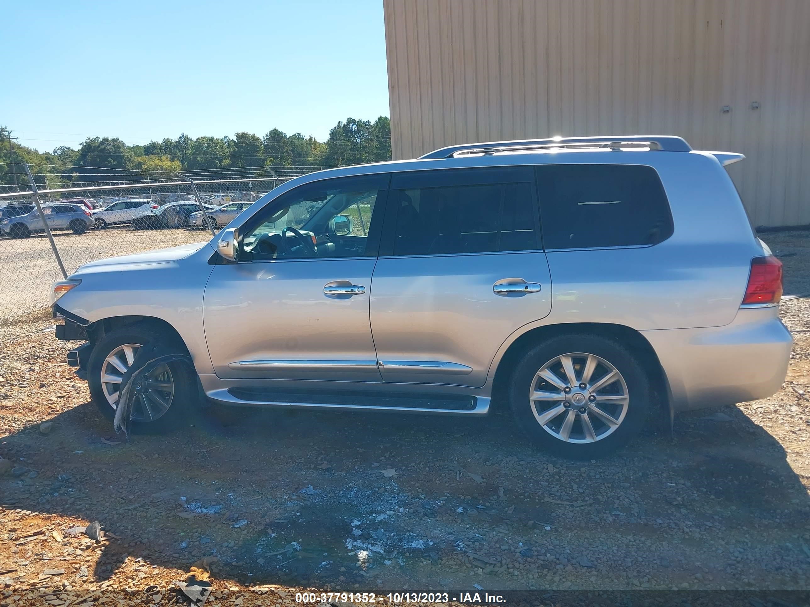 Photo 13 VIN: JTJHY00W784017492 - LEXUS LX 