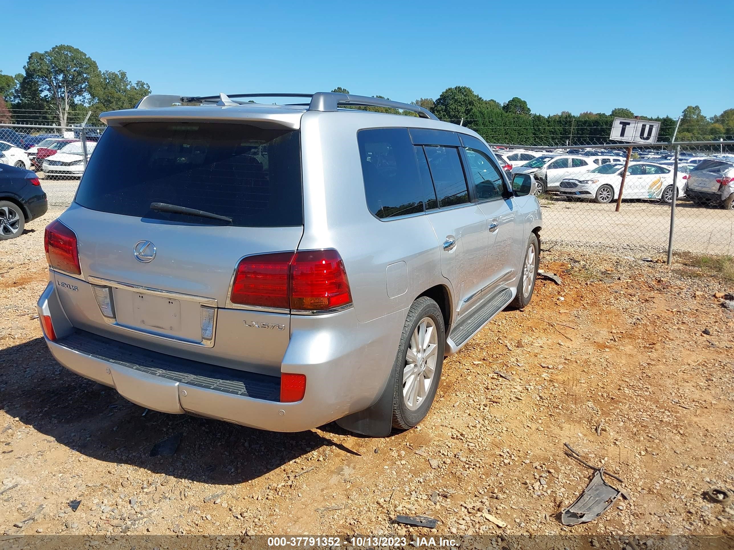 Photo 3 VIN: JTJHY00W784017492 - LEXUS LX 