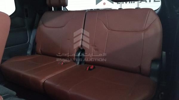 Photo 33 VIN: JTJHY00W9H4237300 - LEXUS LX 570 