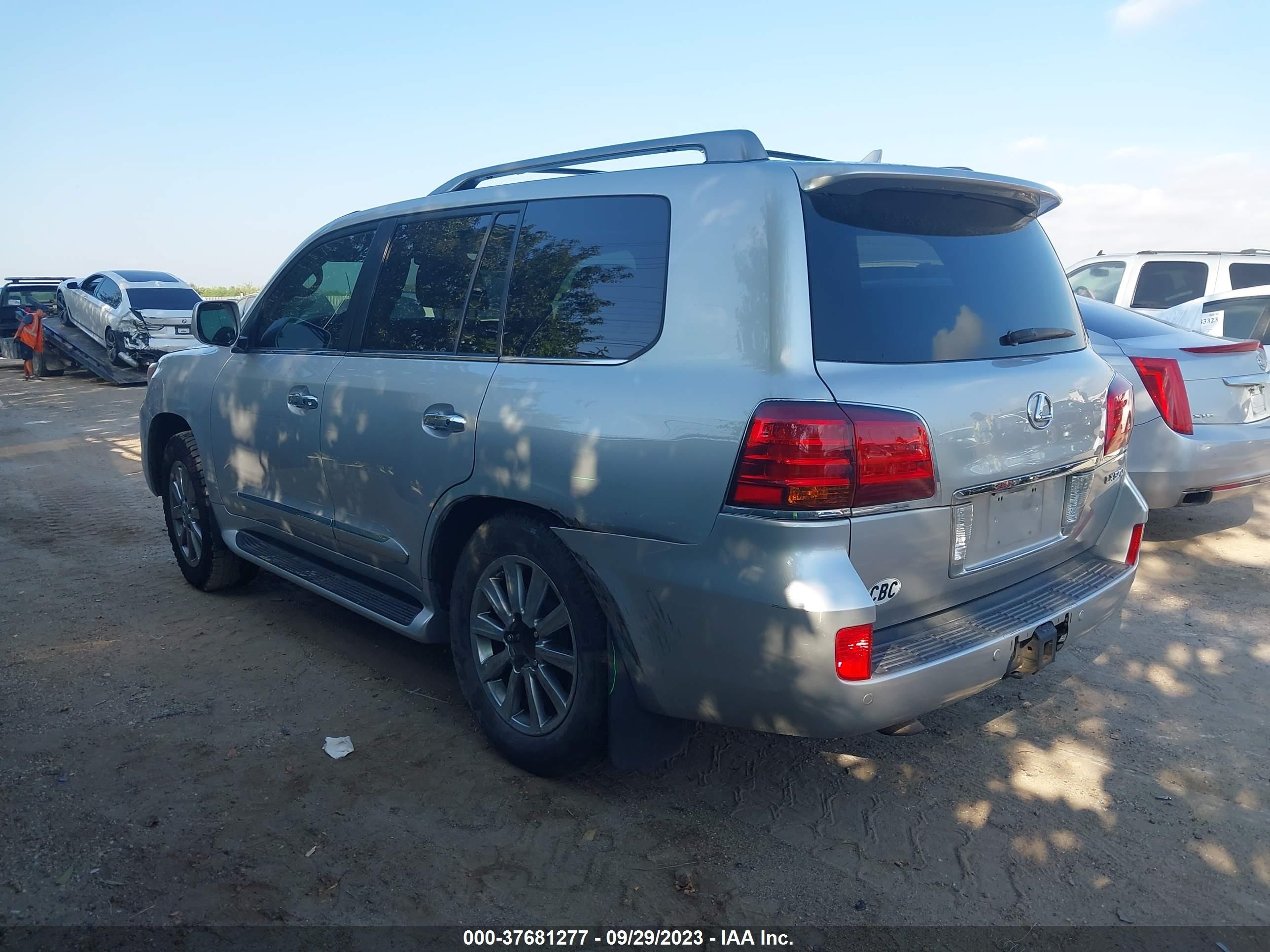 Photo 2 VIN: JTJHY7AX0B4061762 - LEXUS LX 