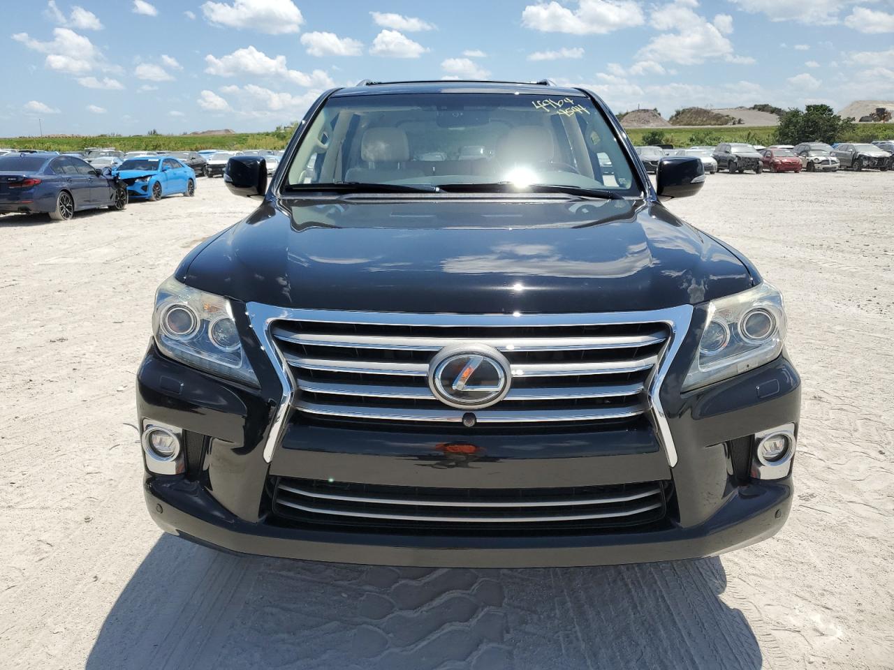 Photo 4 VIN: JTJHY7AX1F4182550 - LEXUS LX 