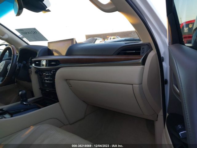 Photo 4 VIN: JTJHY7AX2G4217338 - LEXUS LX 570 