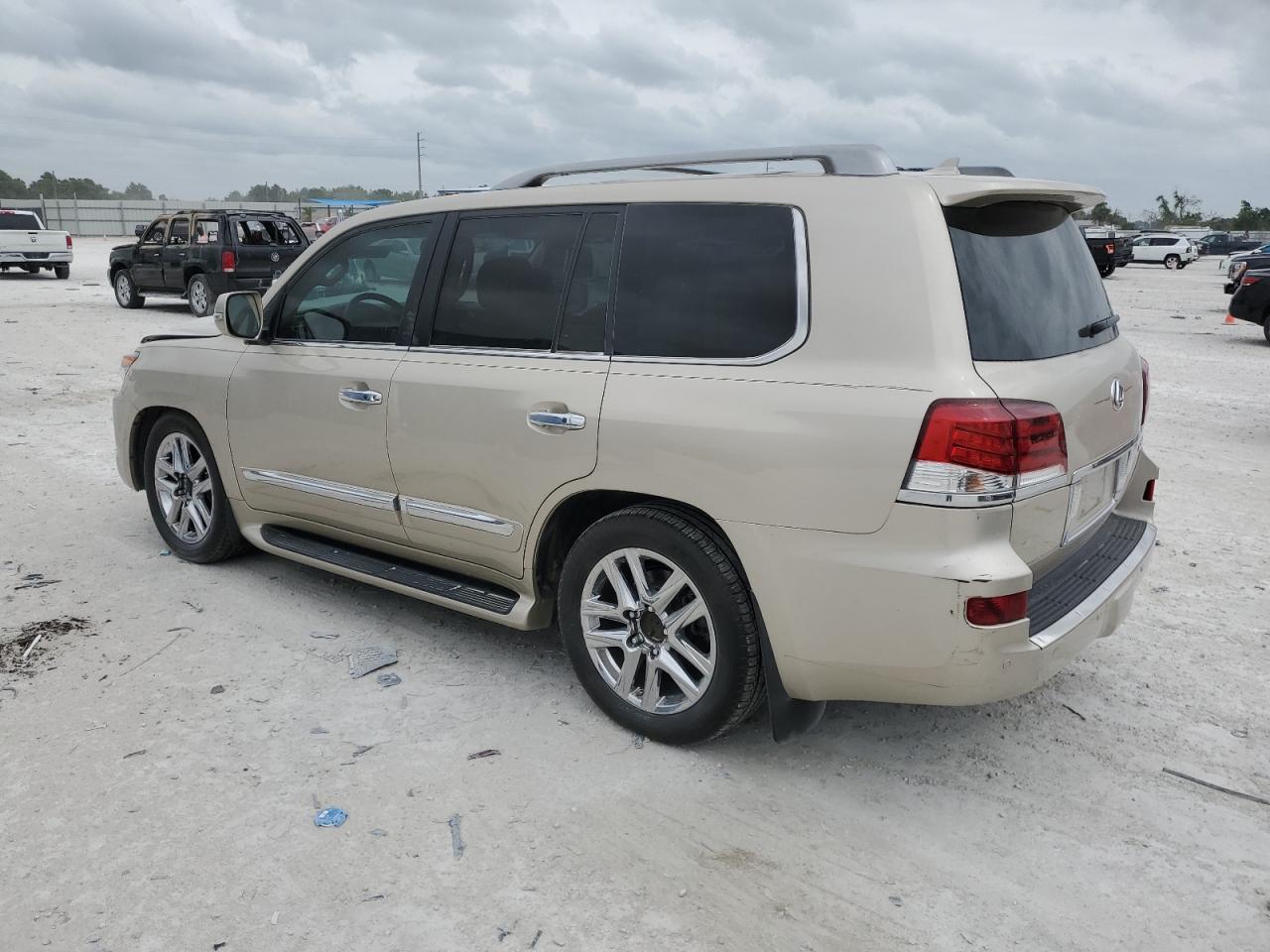 Photo 1 VIN: JTJHY7AX3F4179049 - LEXUS LX 