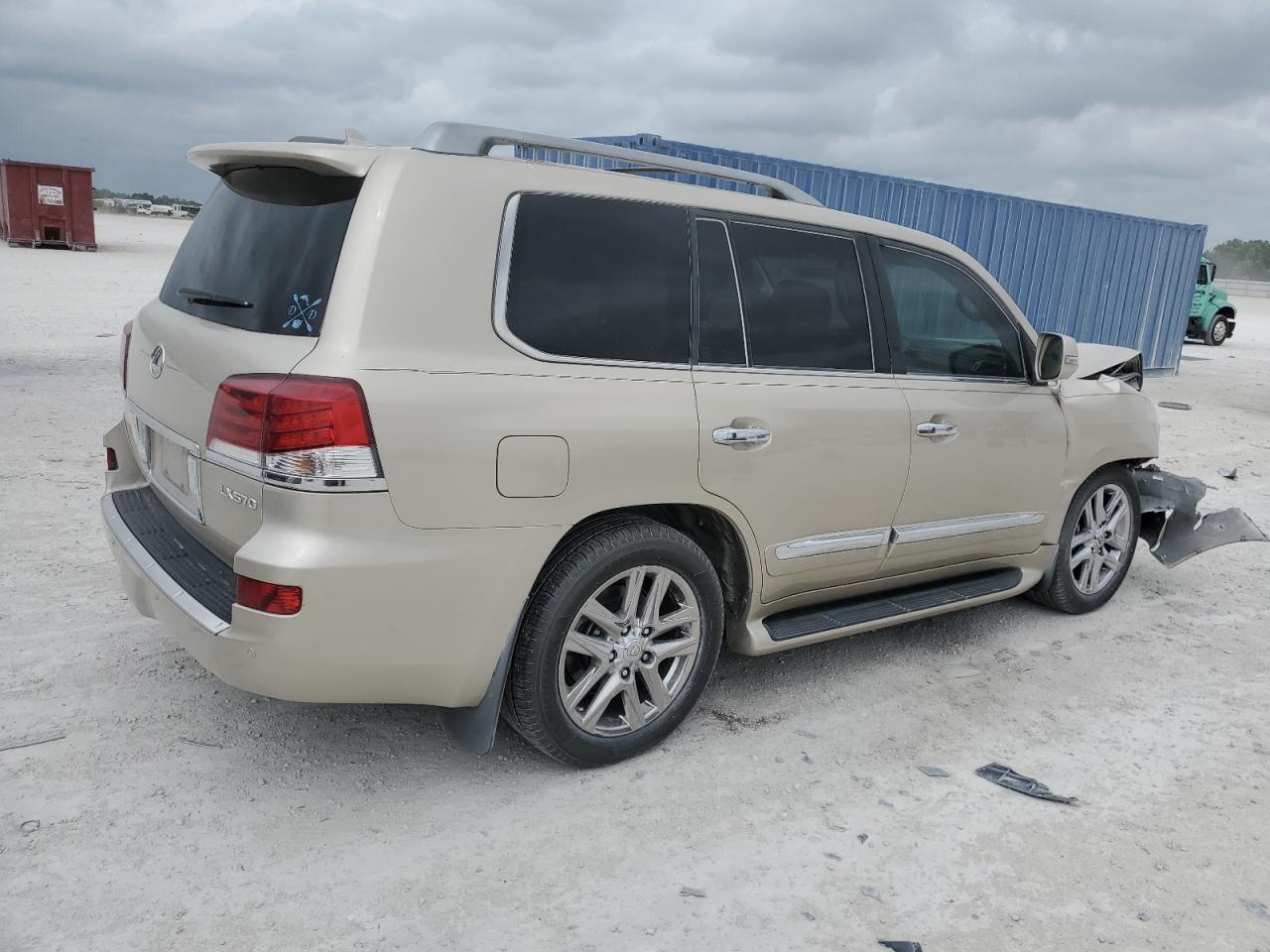 Photo 2 VIN: JTJHY7AX3F4179049 - LEXUS LX 