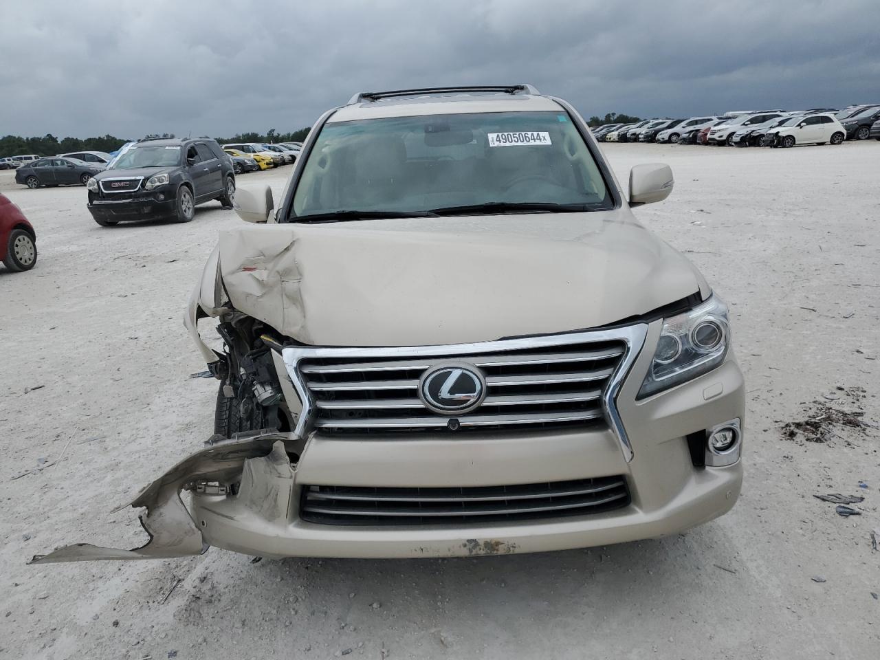 Photo 4 VIN: JTJHY7AX3F4179049 - LEXUS LX 