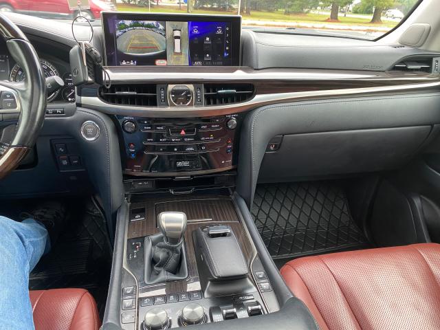 Photo 9 VIN: JTJHY7AX3H4233226 - LEXUS LX 570 