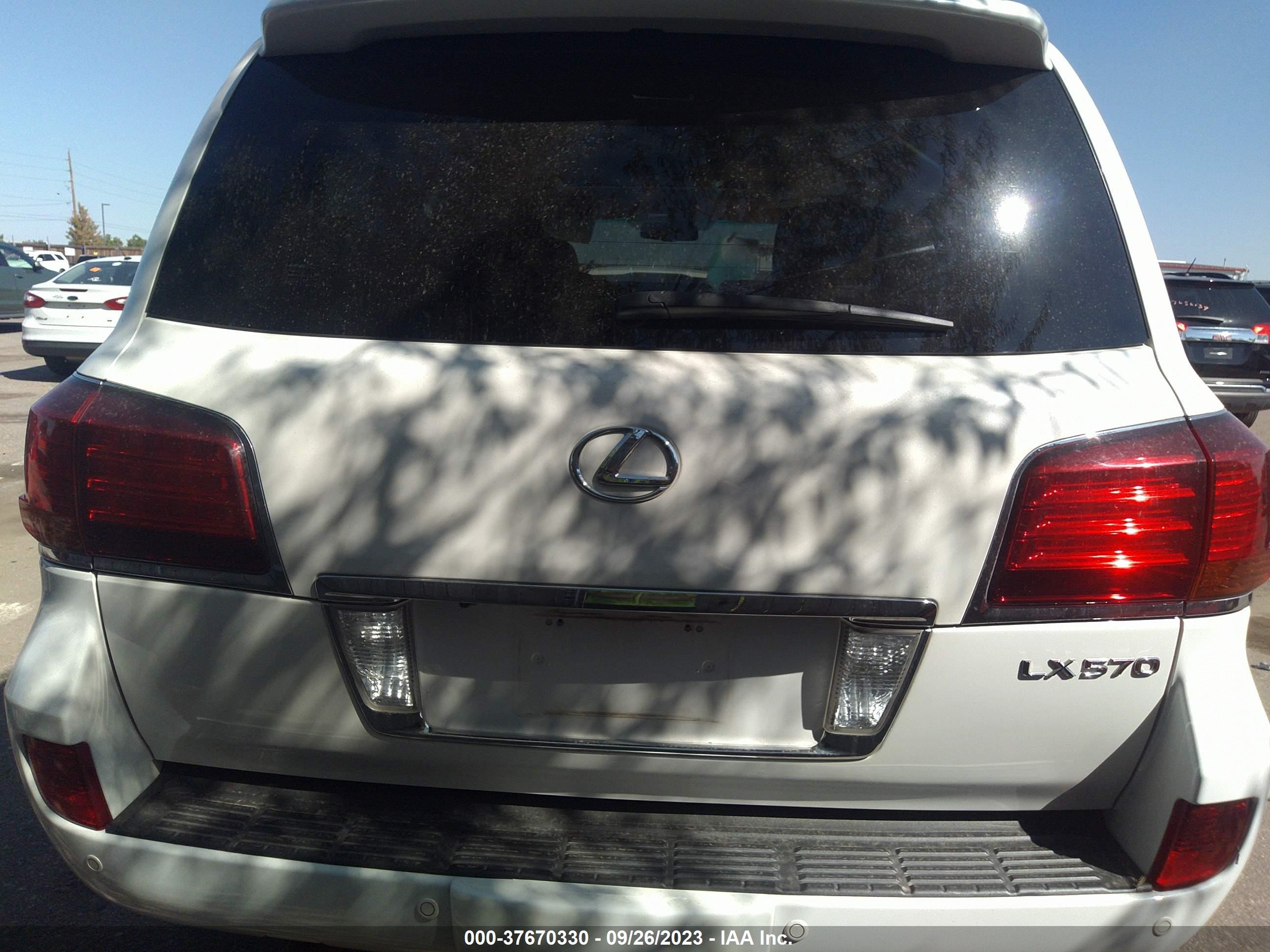 Photo 15 VIN: JTJHY7AX4B4081836 - LEXUS LX 