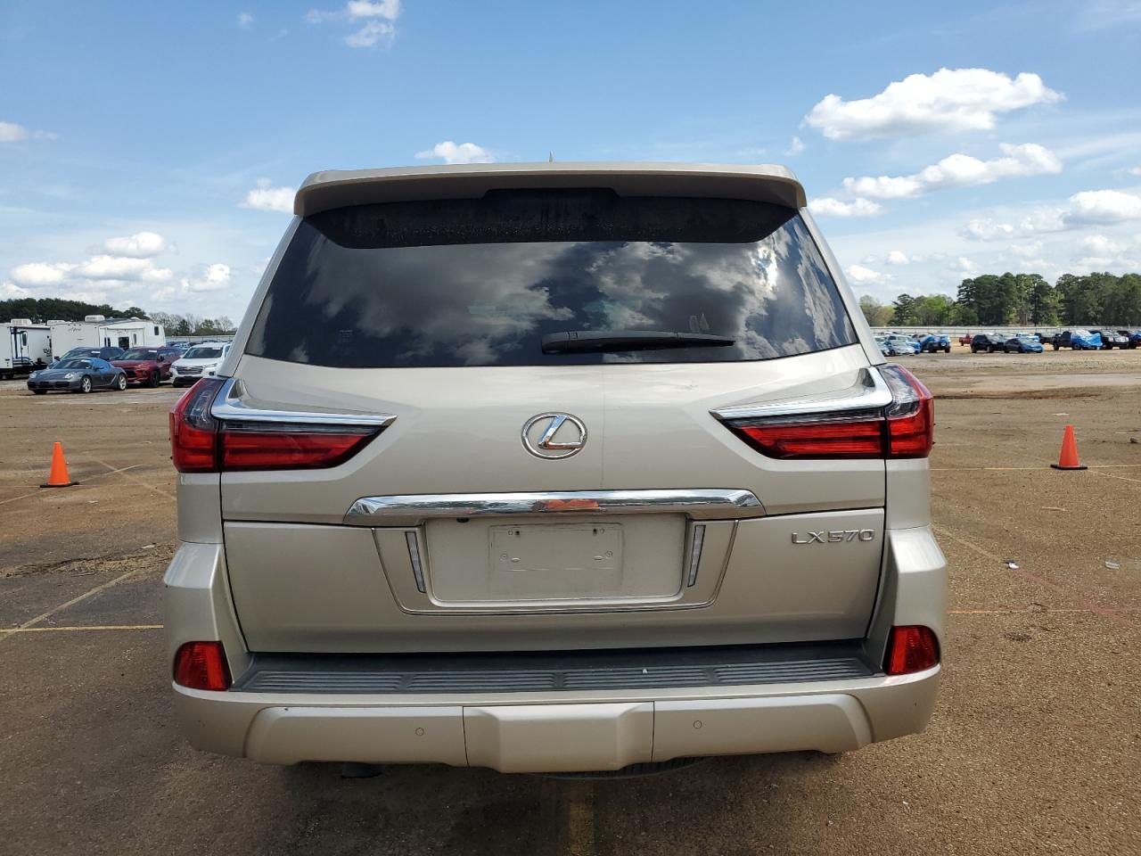 Photo 5 VIN: JTJHY7AX4J4254270 - LEXUS LX 